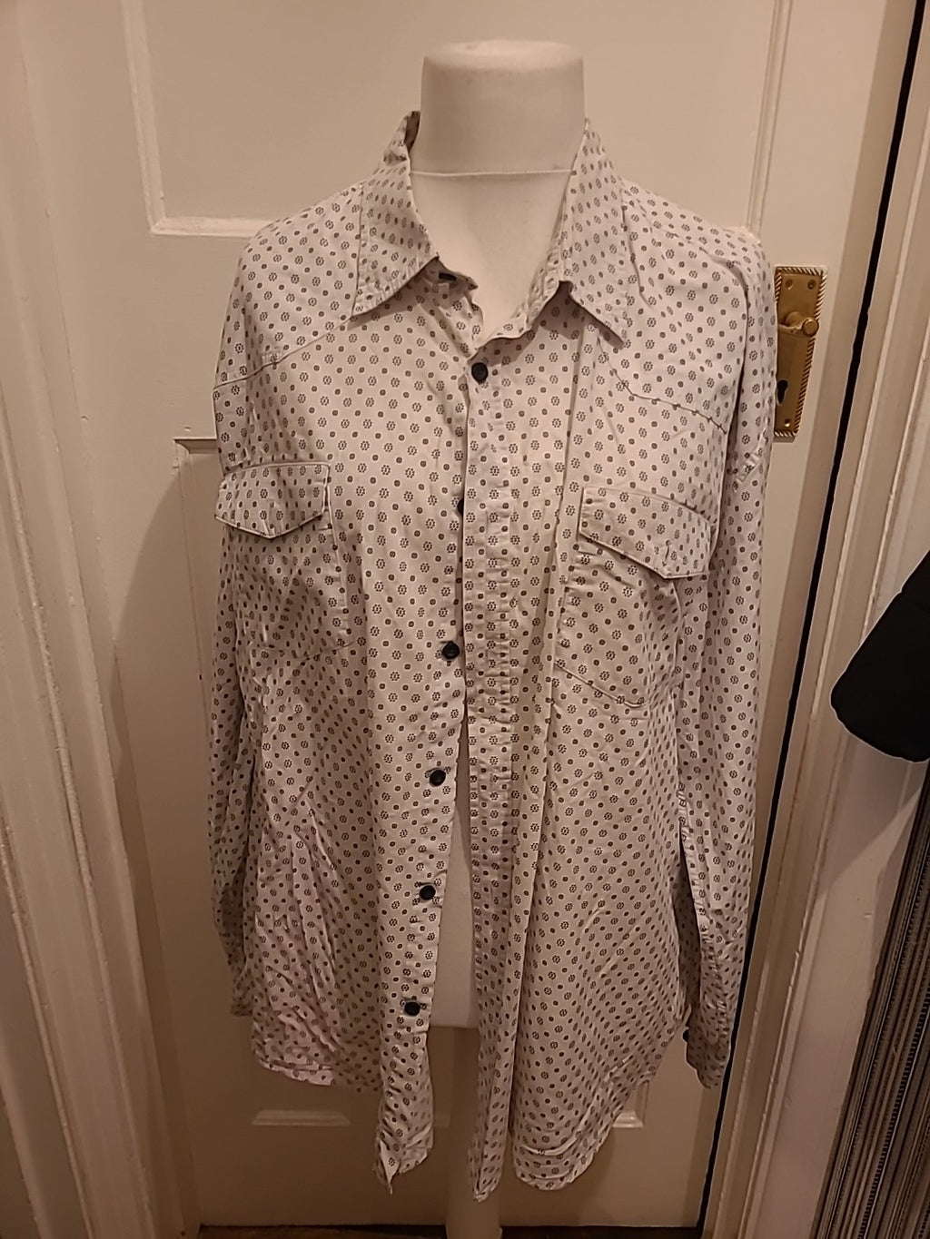 Mens Atlas For Men Size 3XL White And Navy Patterned Long Sleeved Shirt