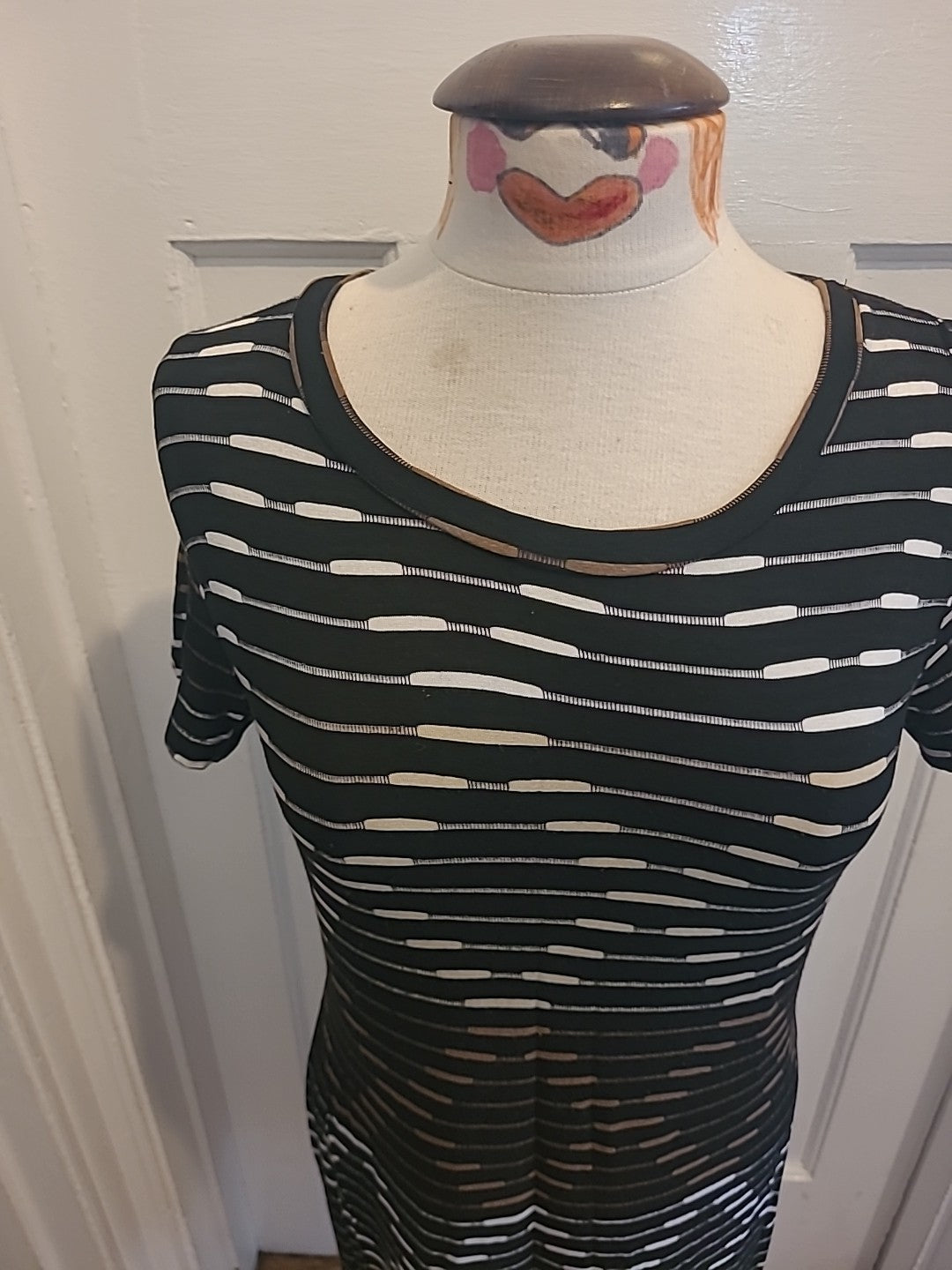 Ladies Elisabetta Villa Size Medium Black White Brown Striped Short Sleeved...