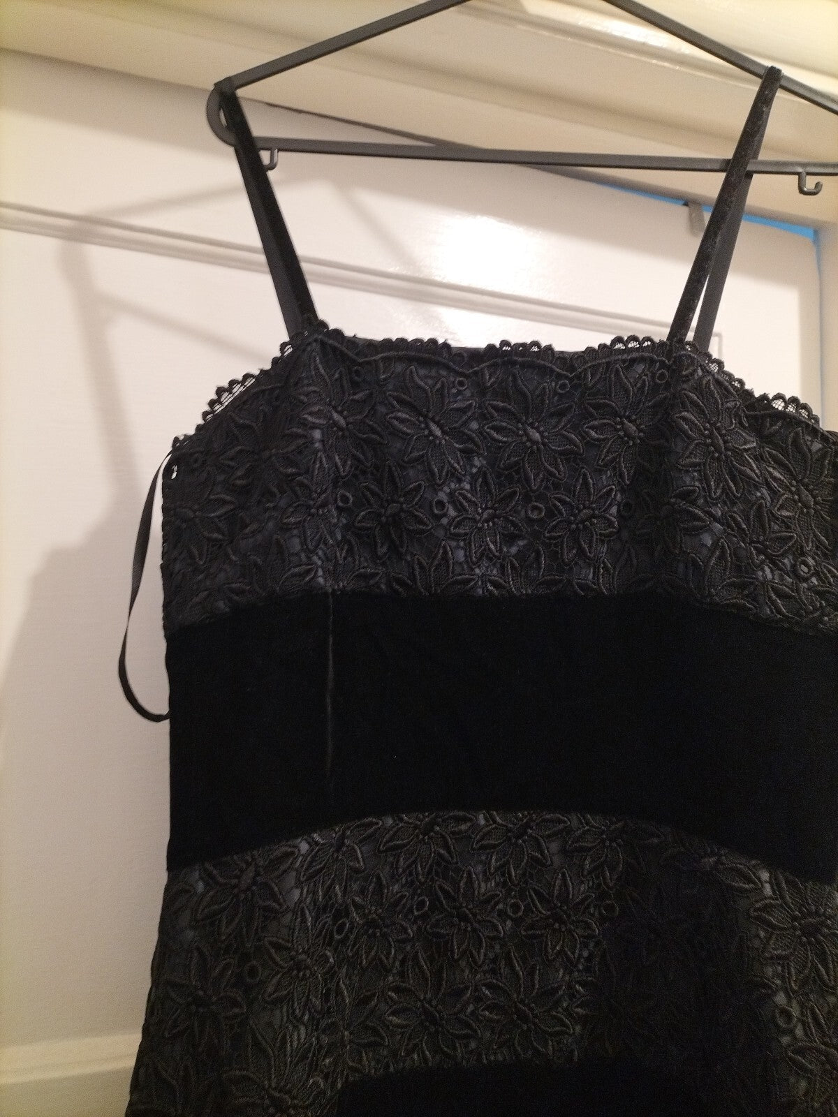 Ladies Medium Black Floral Lace Detailed Sleeveless Dress
