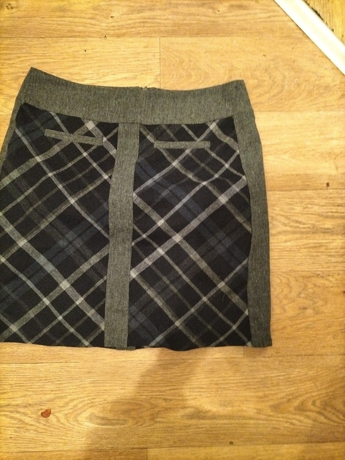 Ladies Autograph Size 10 Grey And Navy Check Lined Skirt