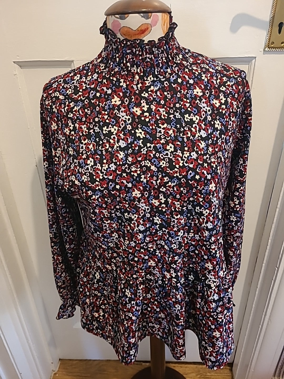 Ladies Pep&Co Size Large Black Floral Long Sleeved Tight Neck Blouse