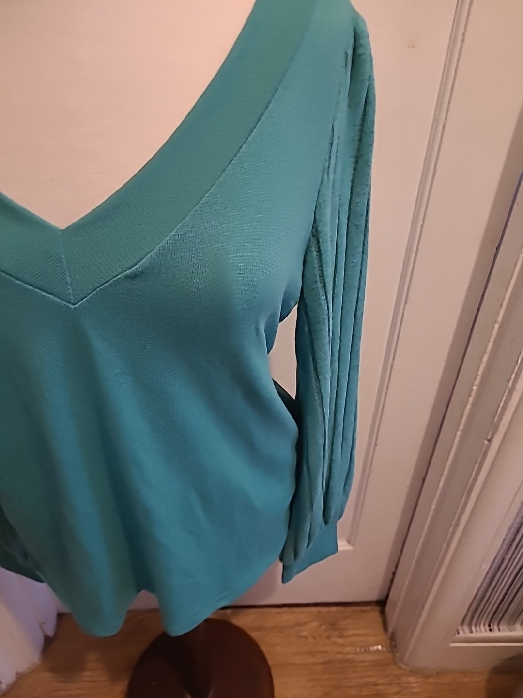 Ladies Shein Size Medium Green Long Sleeved Tshirt