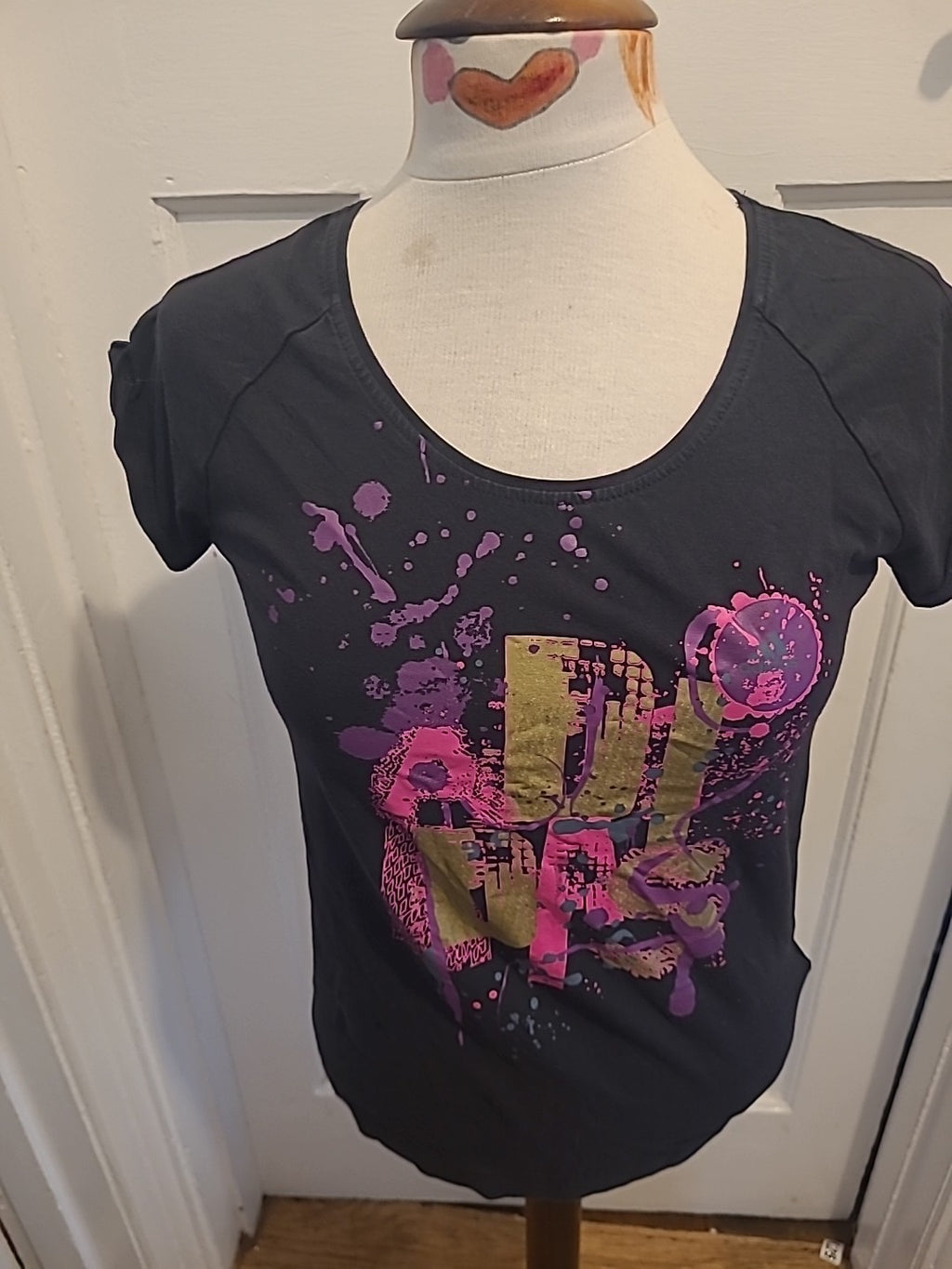 Ladies Adidas Size 14 Black Printed Short Sleeved Tshirt