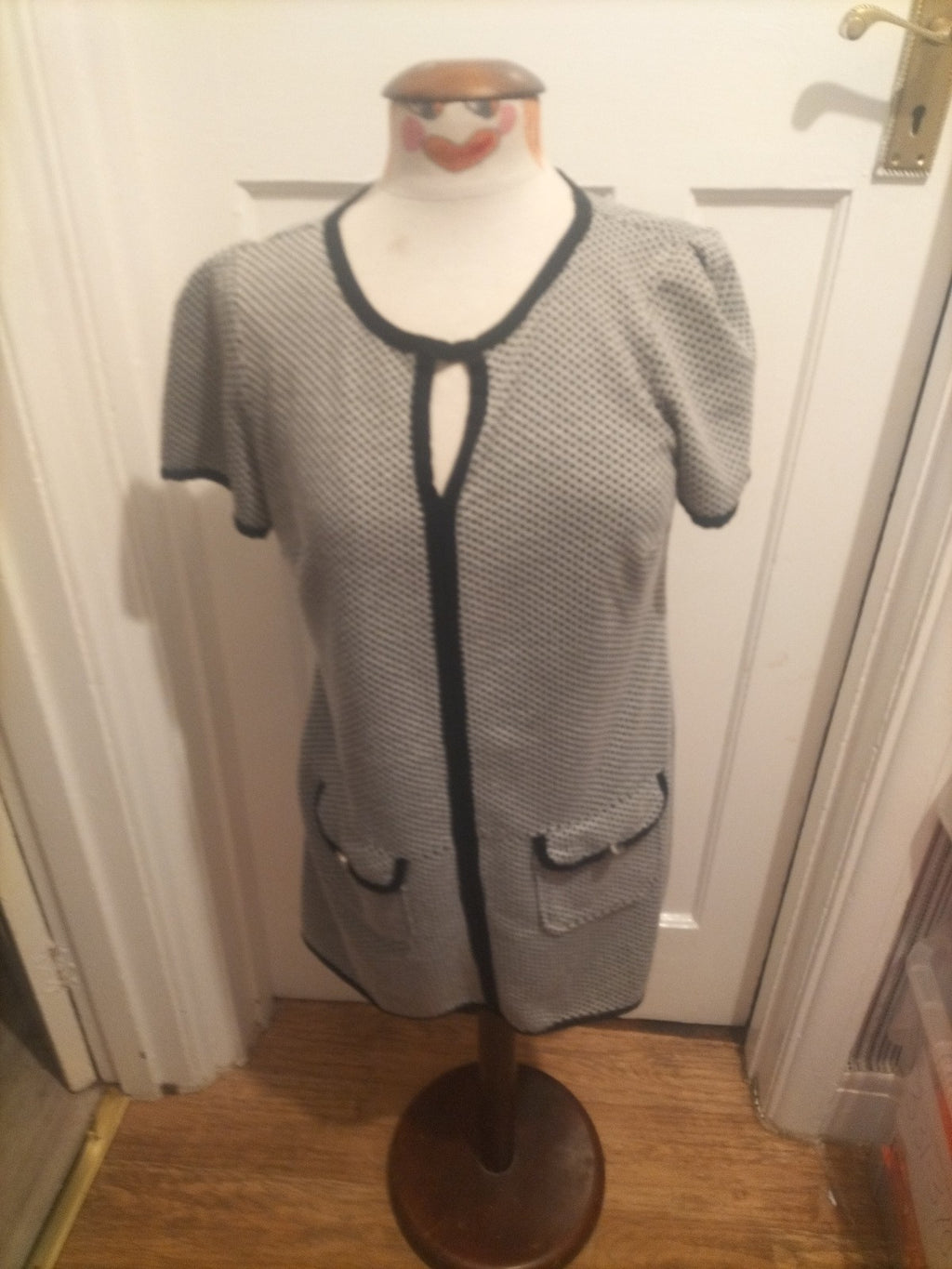 Ladies Billie&Blossom Size 14 Black/White Patterned Short Sleeved Dress
