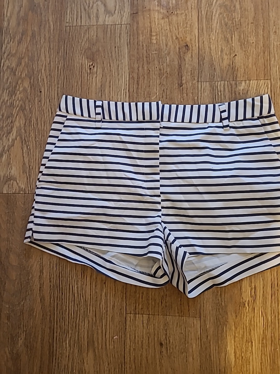 Ladies H&M Size 16-18 Navy Striped Shorts