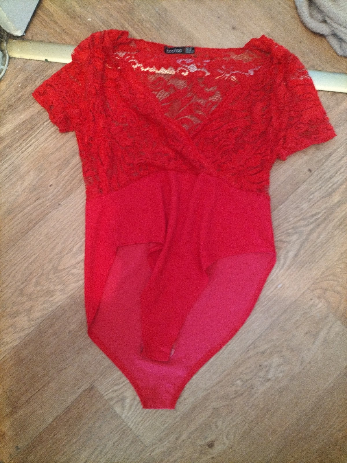 Boohoo 14 Red Lace Short Sleeve Bodysuit