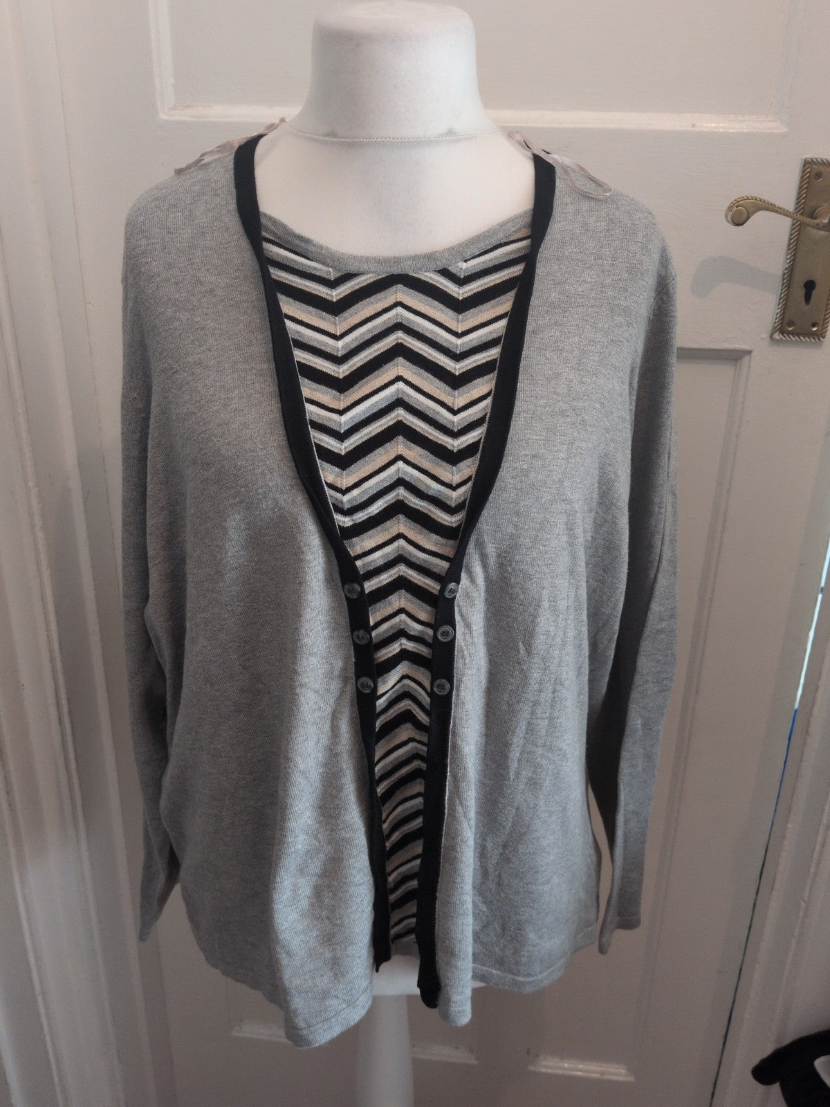 Love Knitwear 22 Grey Long Sleeved Jumper