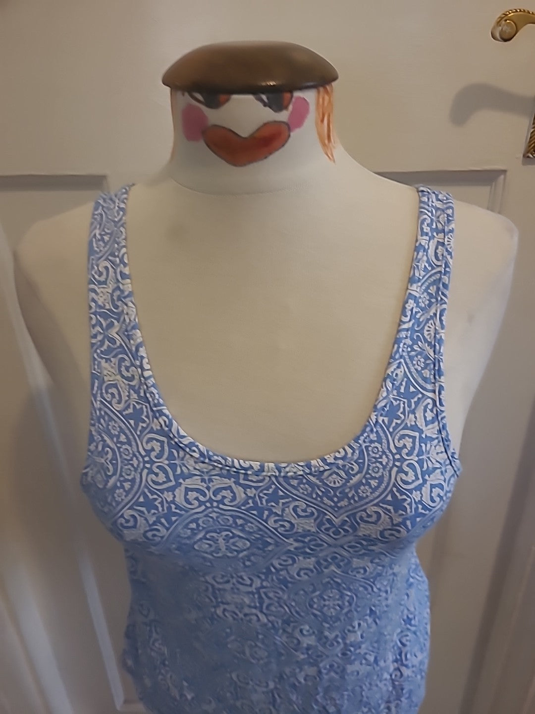 Ladies Peacocks Size 10 Blue White Aztec Style Sleeveless Tshirt