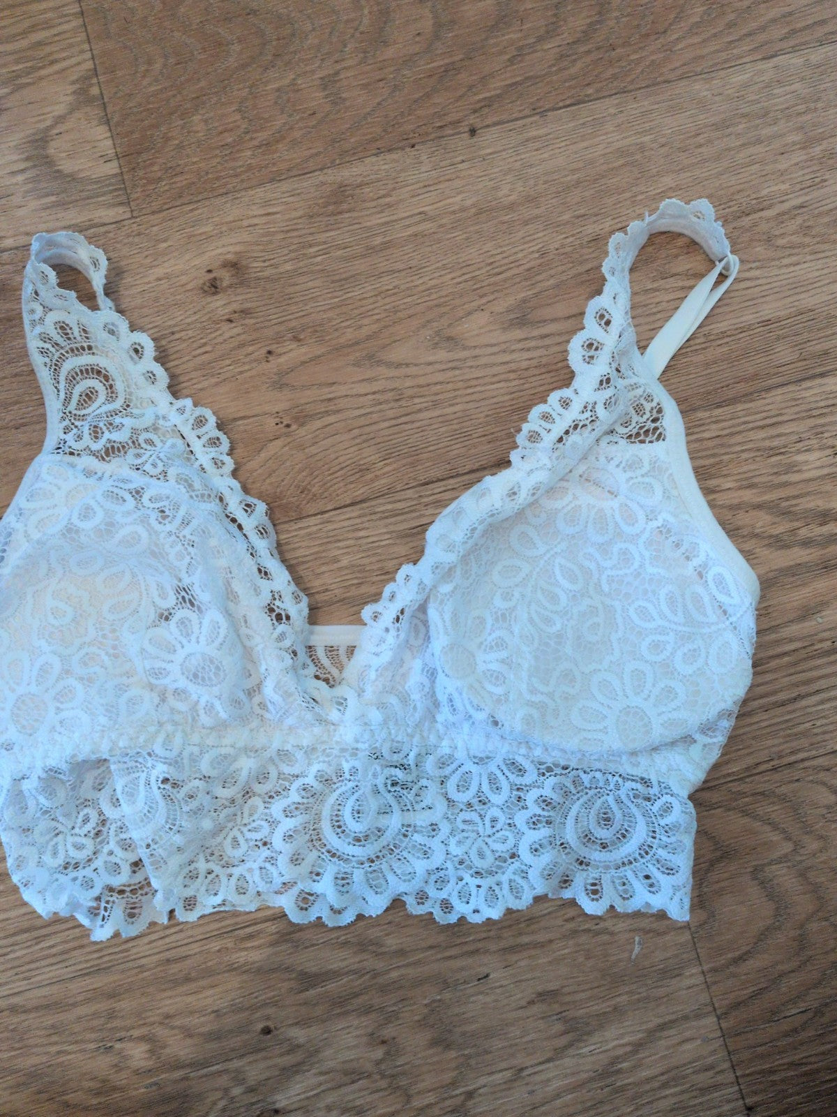 Peacocks 6-8 White Lace Padded Bralette No Wires