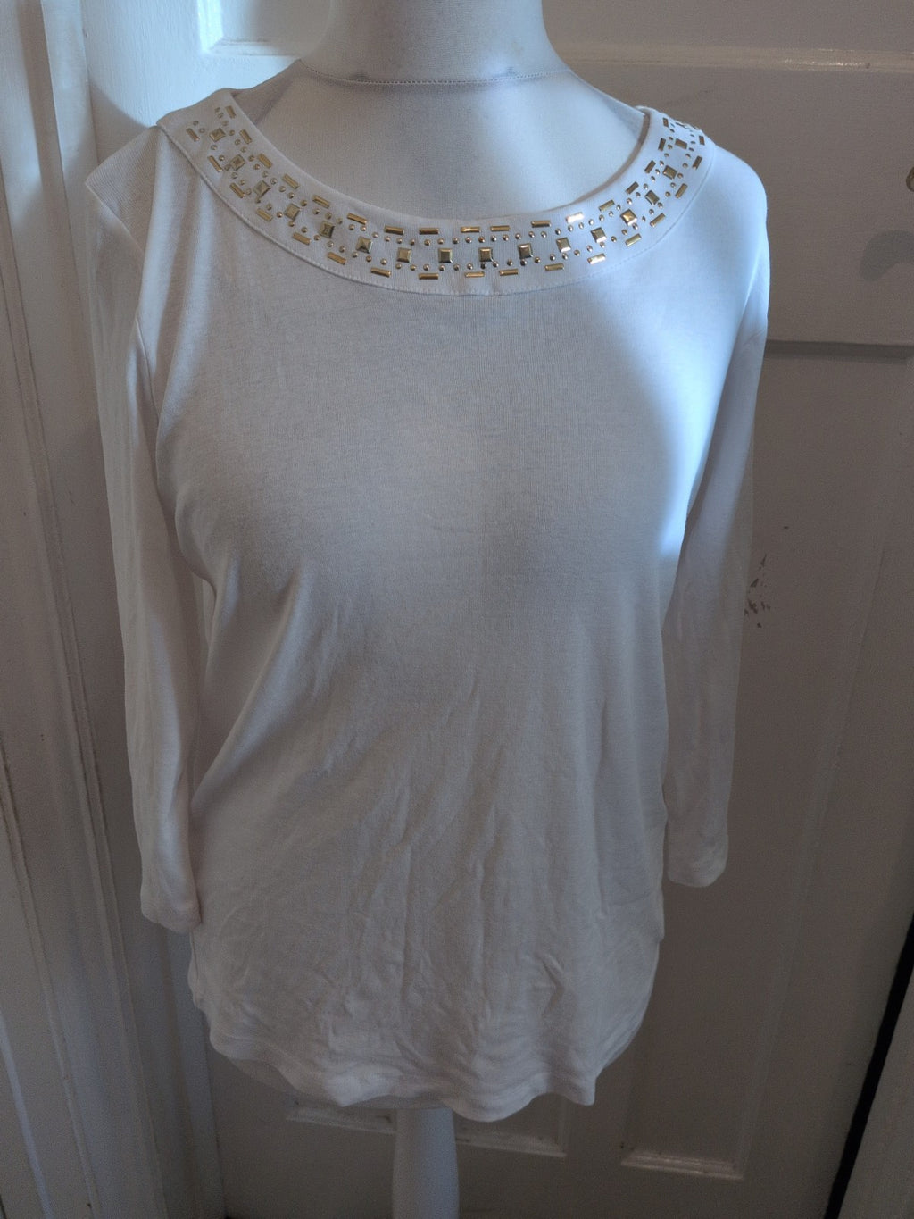 Julipa 16 White Long Sleeve T-shirt With Gold Pattern Neck