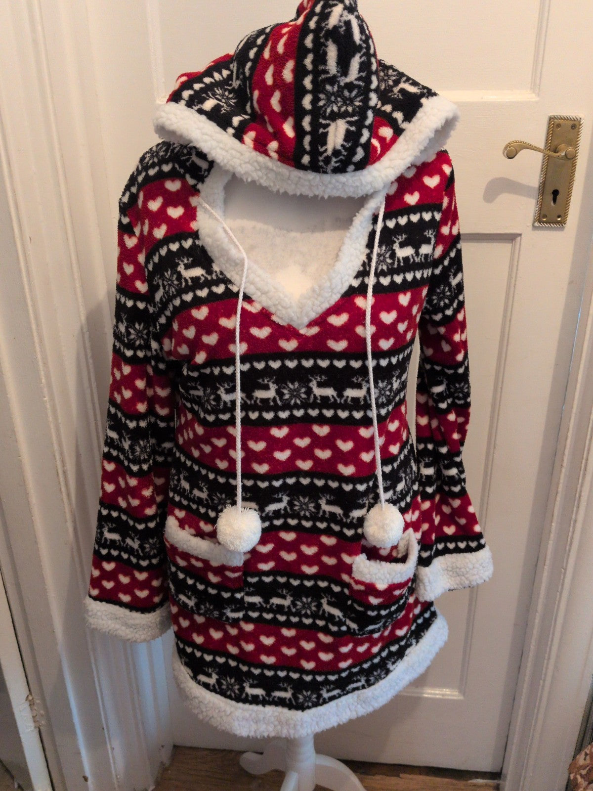 Izabel London 16 Christmas Hoodie