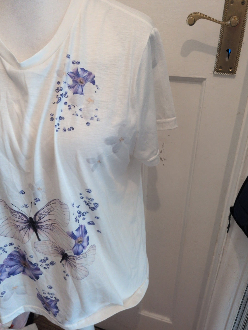 XL White With Purple Flowers And Butterflies Short Sleeve T-shirt