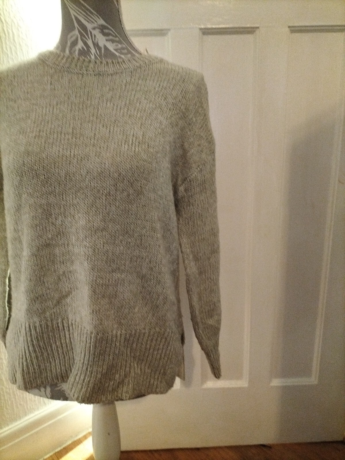 Ladies New Look Size Small Ivory Jumper