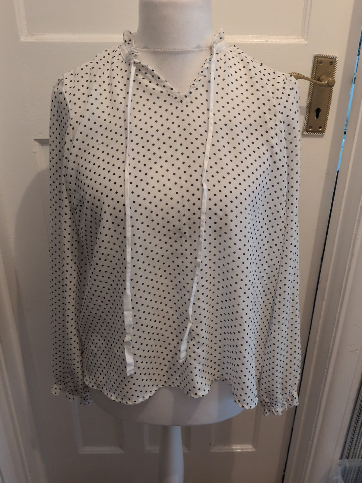 New Look 16 White And Black Spotty Long Sleeve Blouse