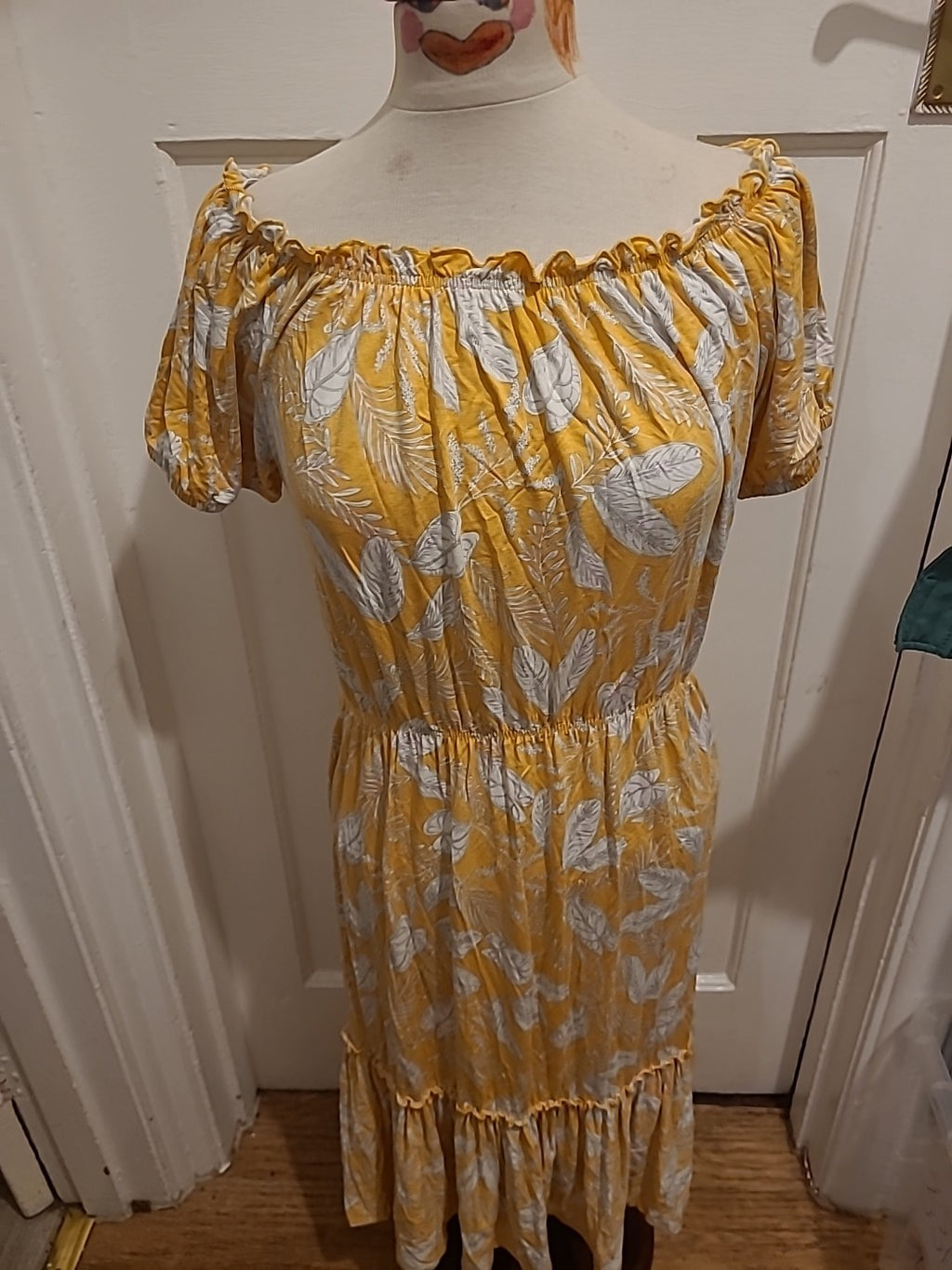 Ladies Peacocks Size 12 Yellow And White Floral Dress