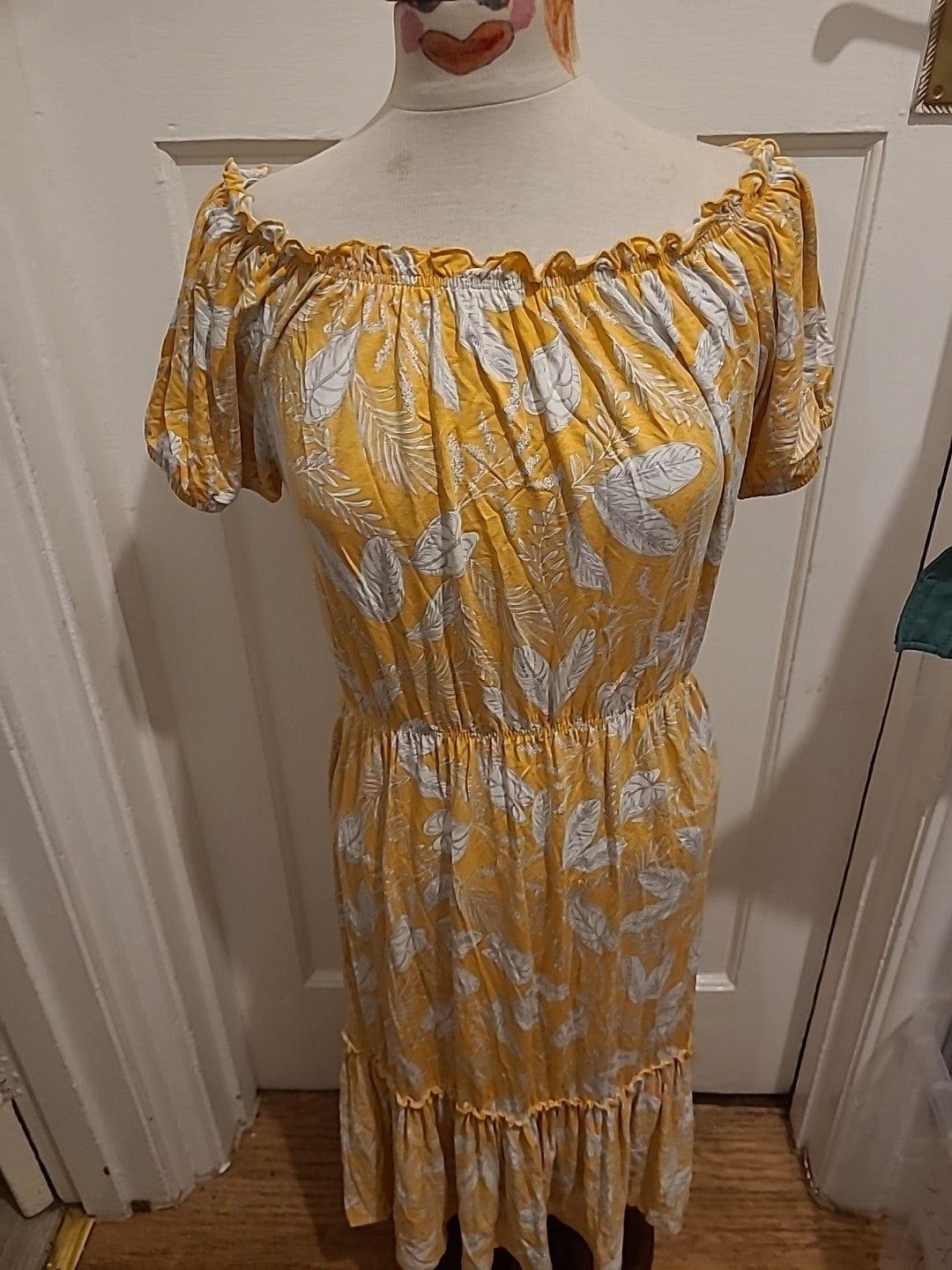 Ladies Peacocks Size 12 Yellow And White Floral Dress