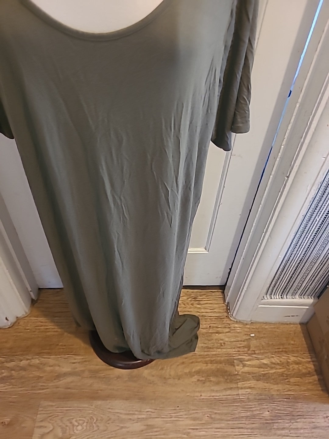 Ladies Label Be Size 32 Khaki Short Sleeved Long Length Dress