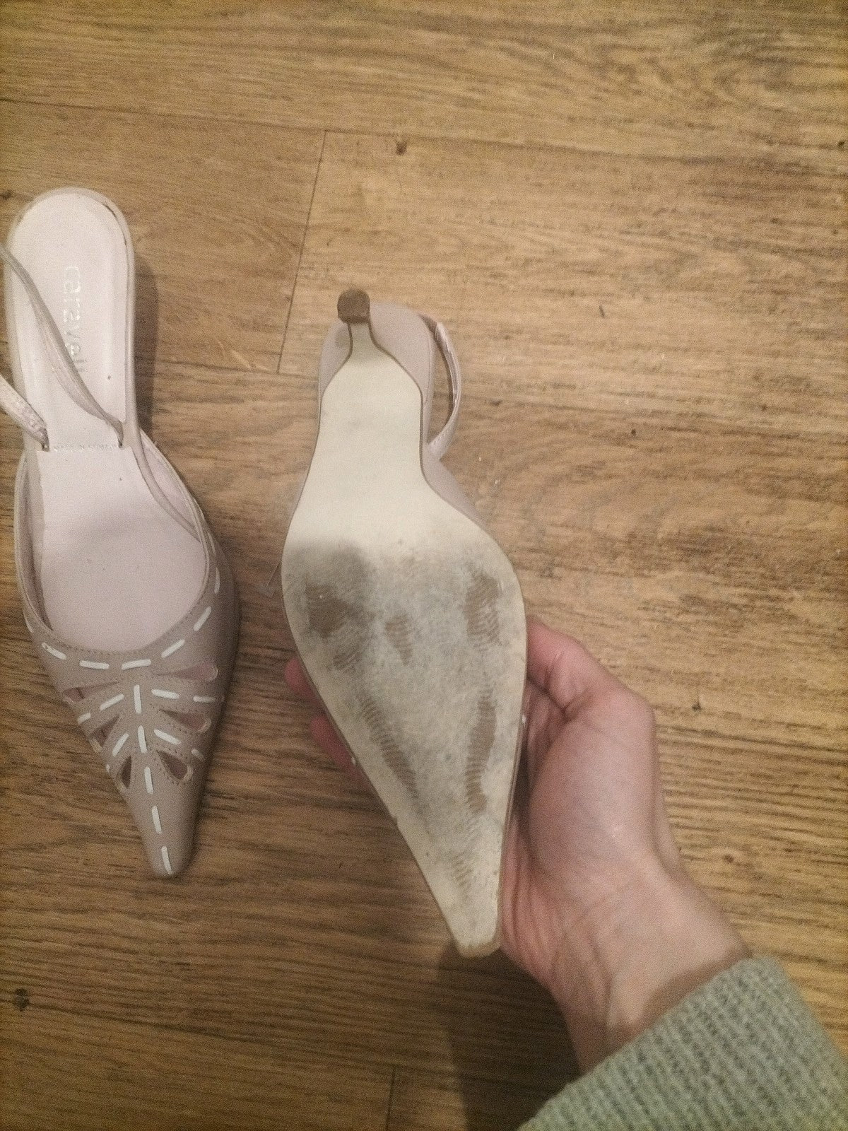 Ladies Carvella Size Euro 39 Pink Close Toe Small Heel