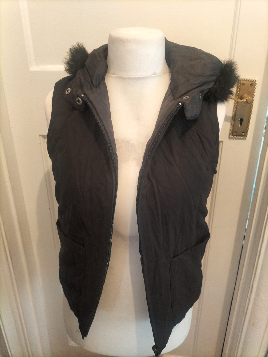Ladies Dorothy Perkins Size 12 Black Faux Fur Sleeveless Jacket