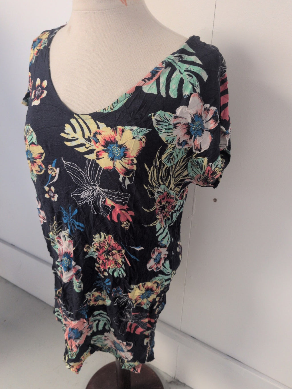 Ladies George Size 14 Navy With Floral Patterning Short Sleeve T-shirt