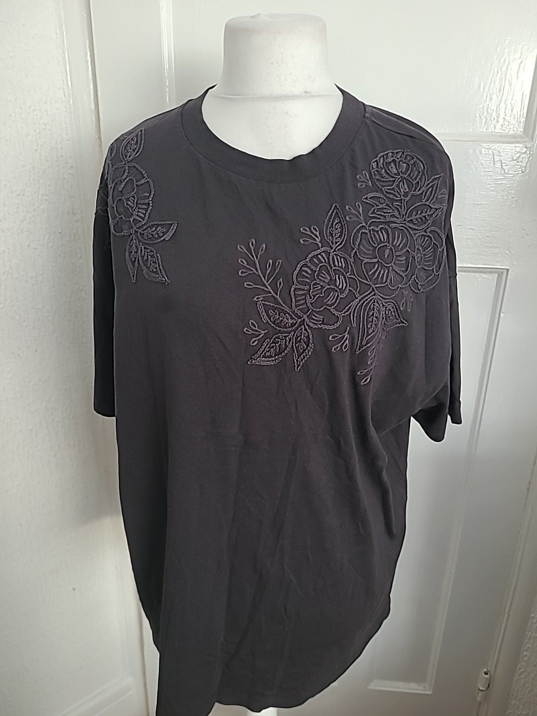 Ladies F&F Size Large Dark Grey Embroidery Short Sleeved Tshirt