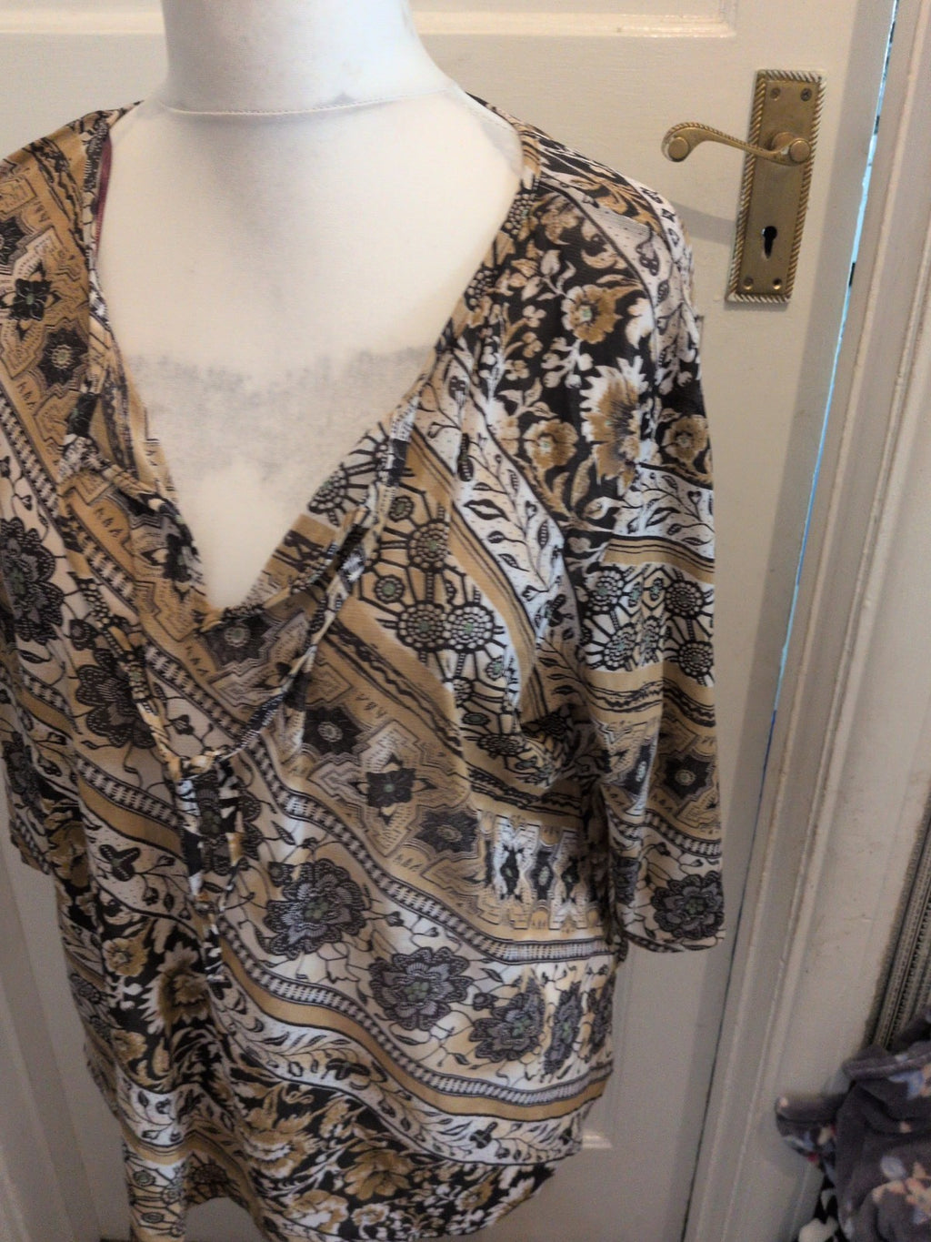 M&Co 2XL Beige Brown Long Sleeve Lightweight Blouse Aztec