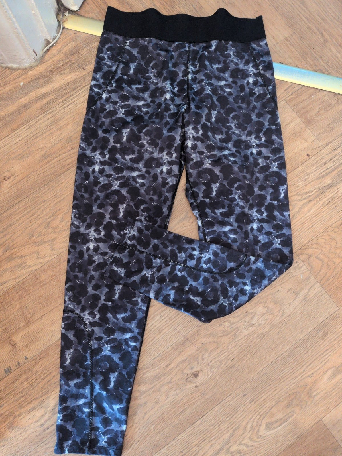 Primark 14-16 Grey Black Camo Leggings
