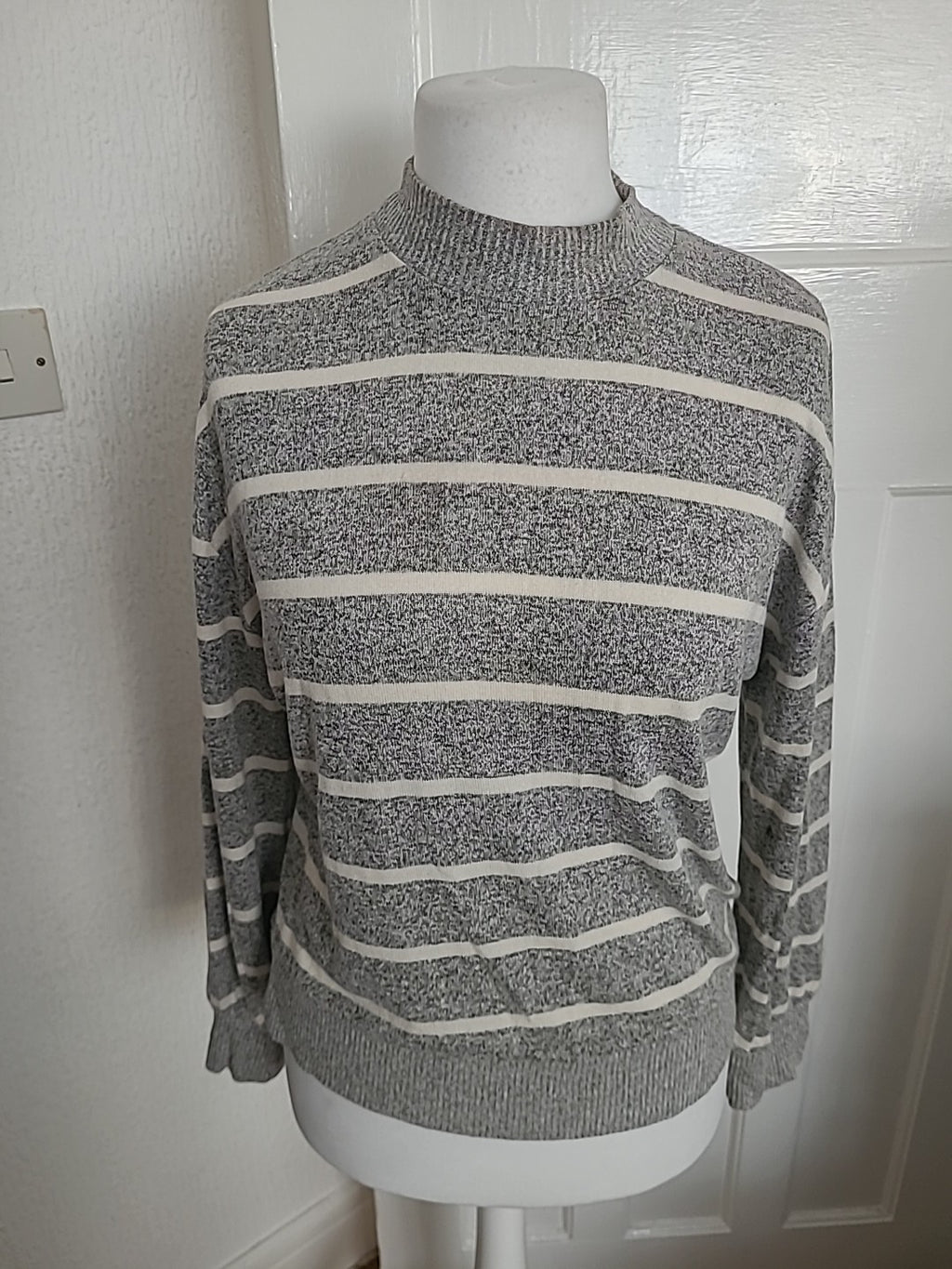 Ladies The Lounge Edit Size 6 Grey And White Striped Jumper