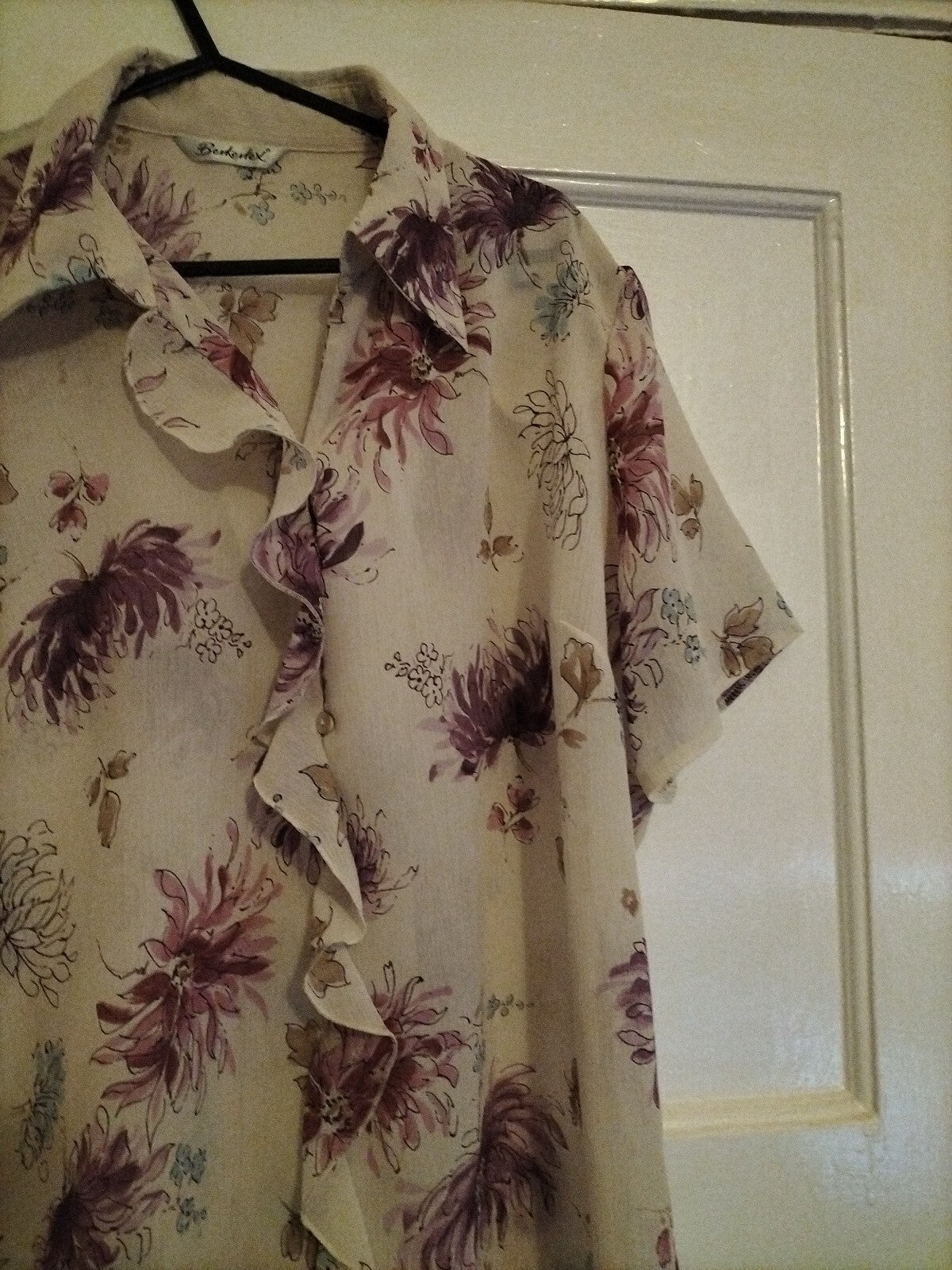 Ladies Berkertex Size Medium Floral Short Sleeved Blouse