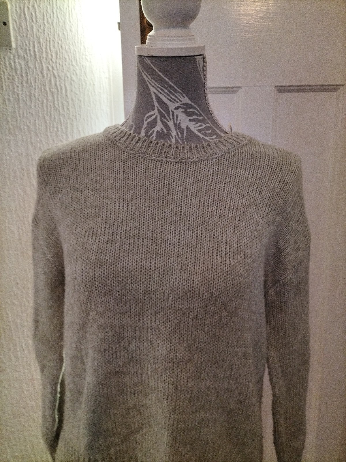 Ladies New Look Size Small Ivory Jumper