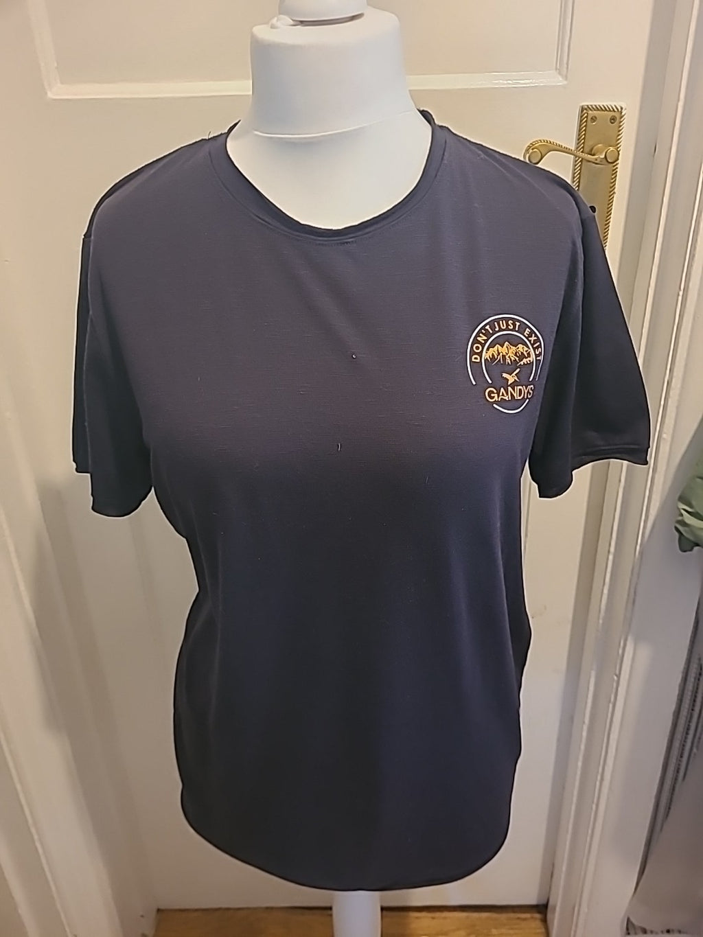 Mens Gandys Size Medium Black Print Tshirt