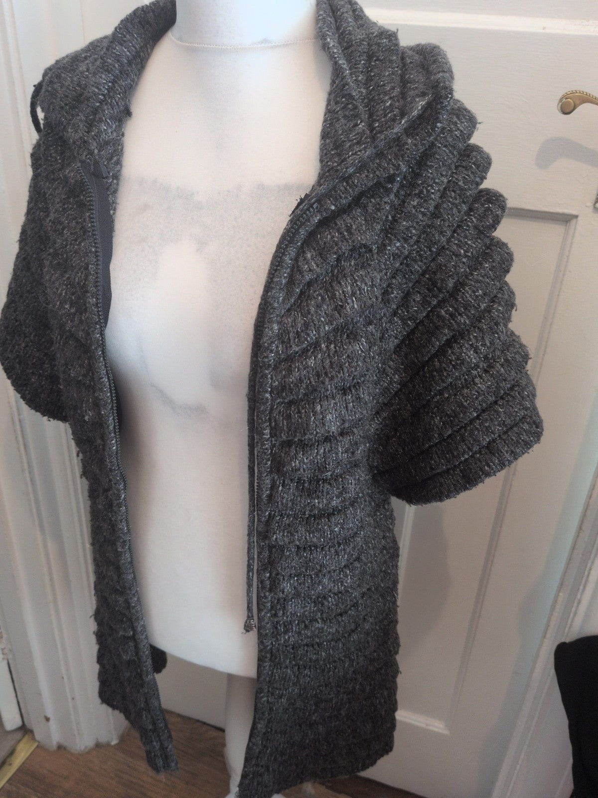 Amy's Paris S/M Grey Knit Sleeveless Full Zip Cardigan