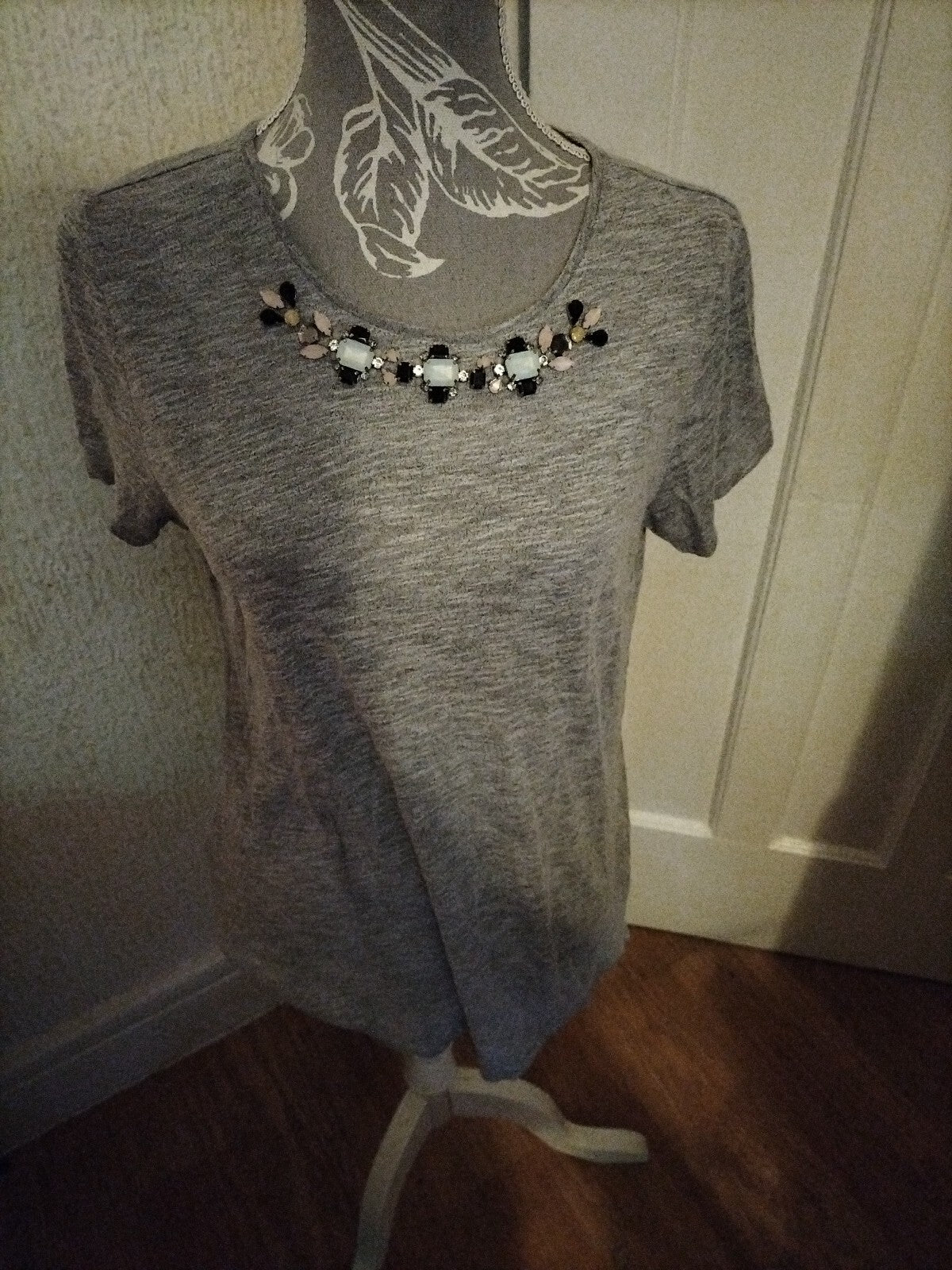 Ladies Loft Size Small Grey Short Sleeved Blouse