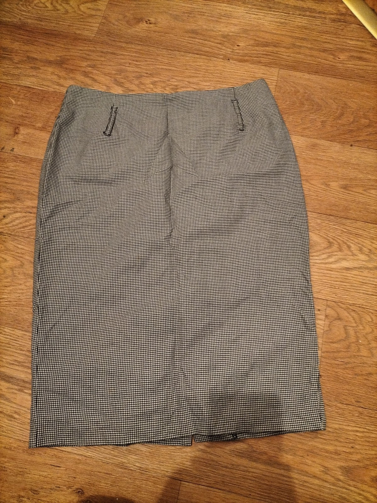 Ladies Oasis Size 10 Black And White Lined Pencil Skirt