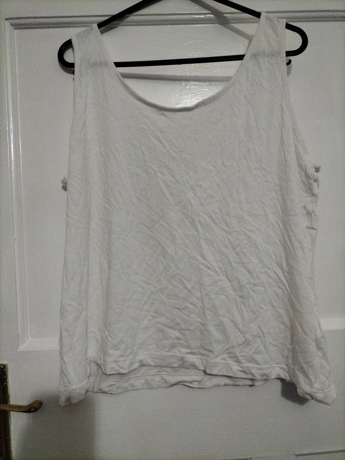 Ladies Esmara Size 12/14. White Sleeveless Top