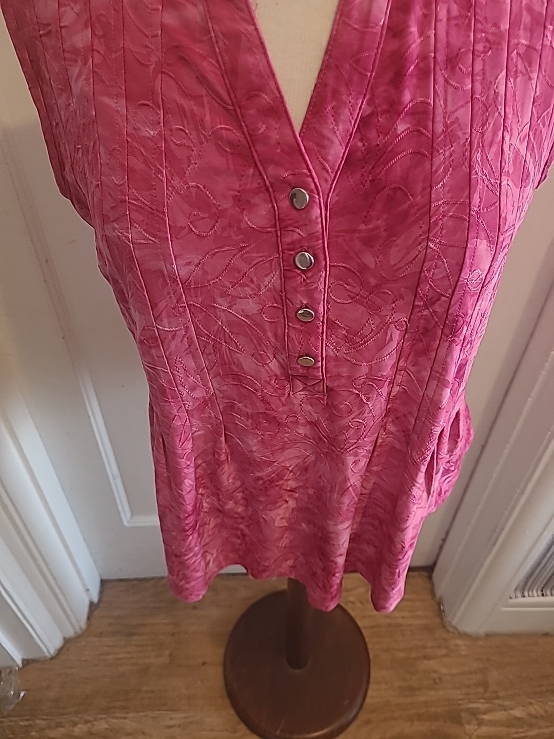 Ladies Westport Size Medium Pink Dye Sleeveless Tshirt