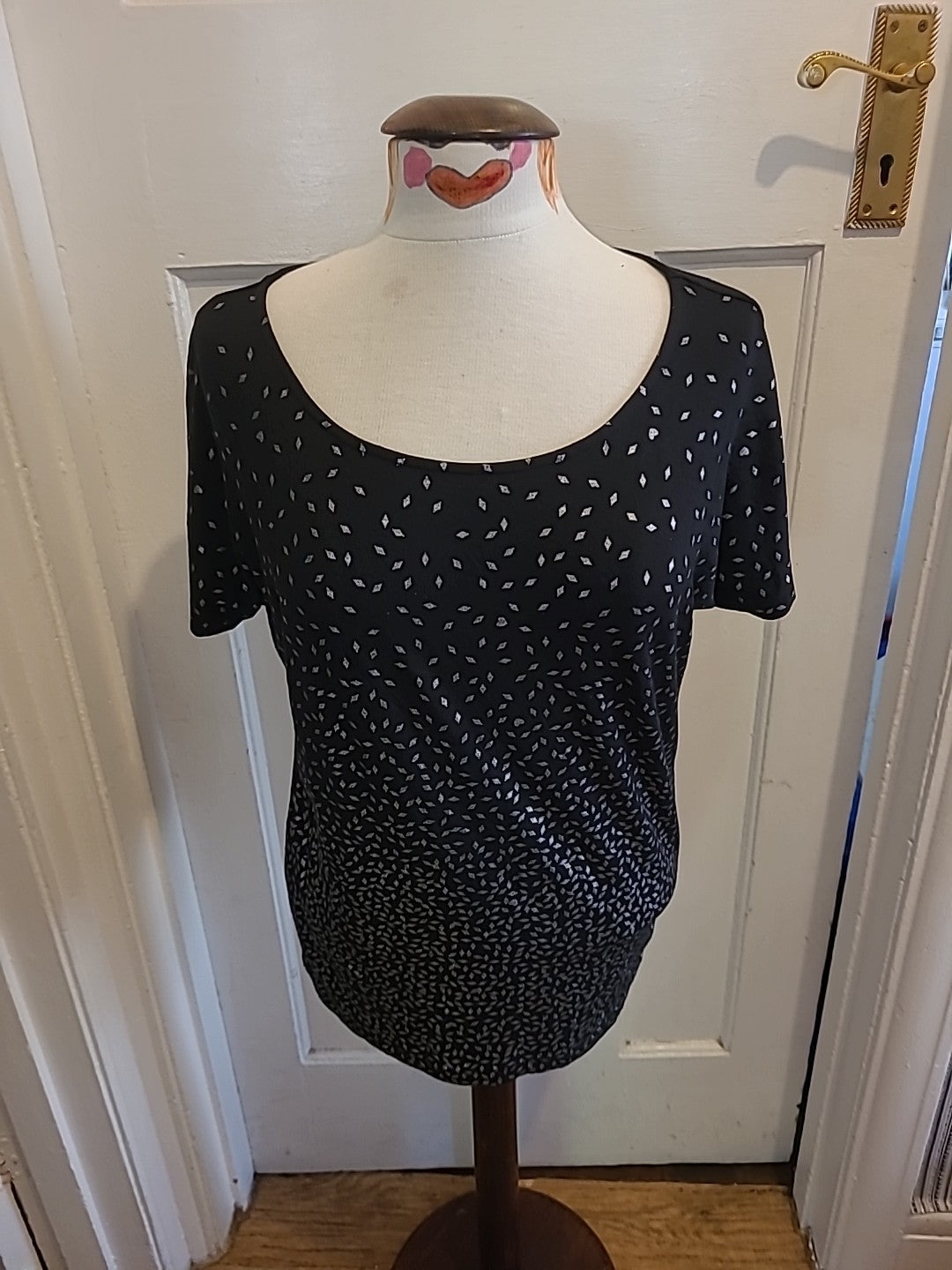 Ladies Betty Barclay Size 10 Black Silver Short Sleeved Tshirt