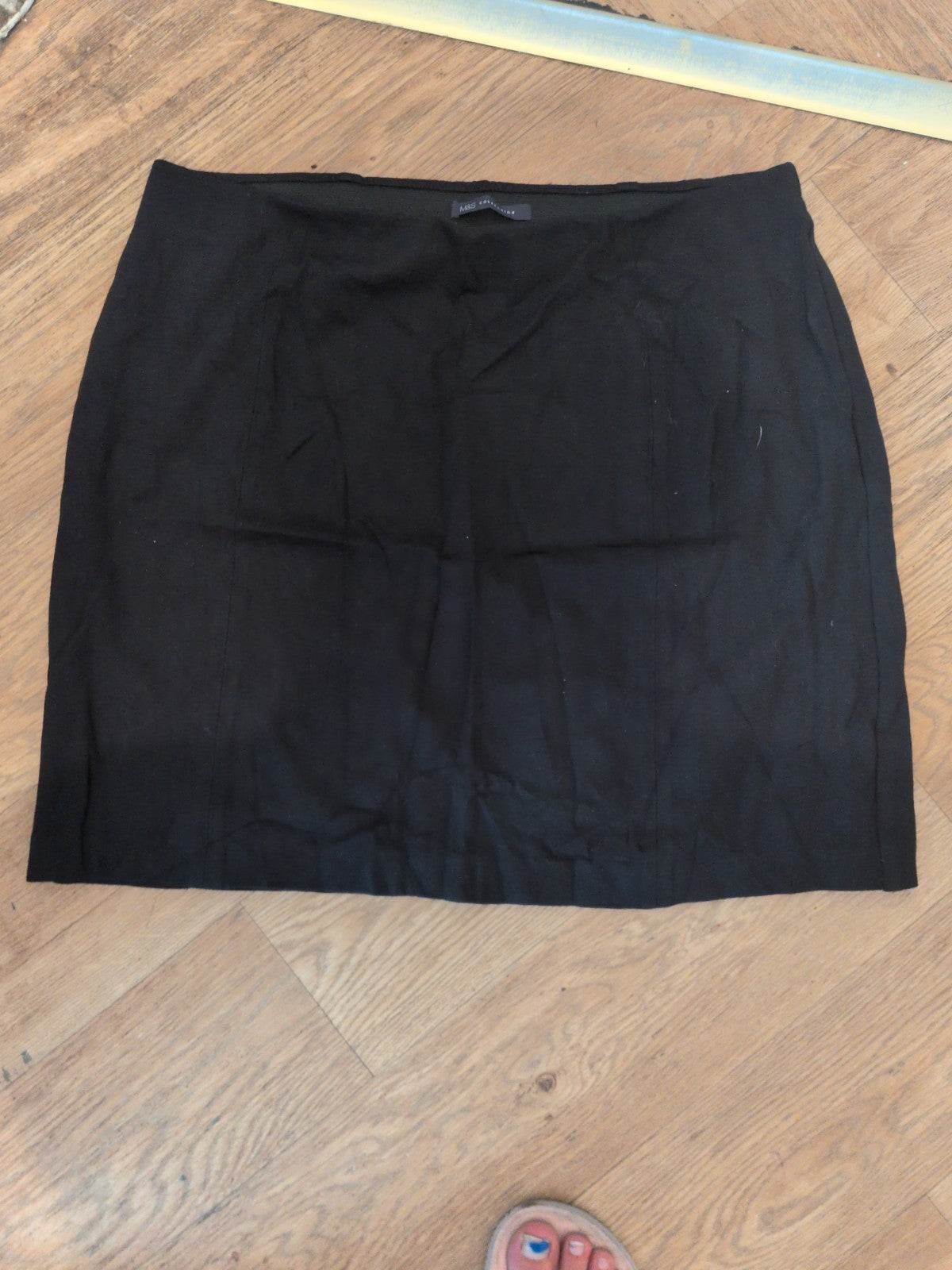 Marks And Spencer 16 Length 21" Stretch Black Skirt