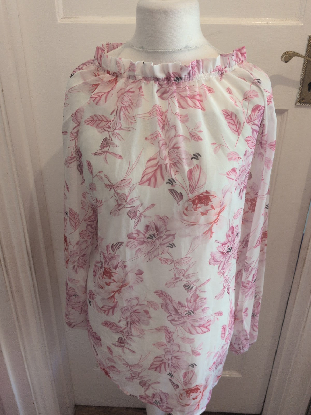 Ladies Size 2XL Pink Floral Long Sleeve Blouse