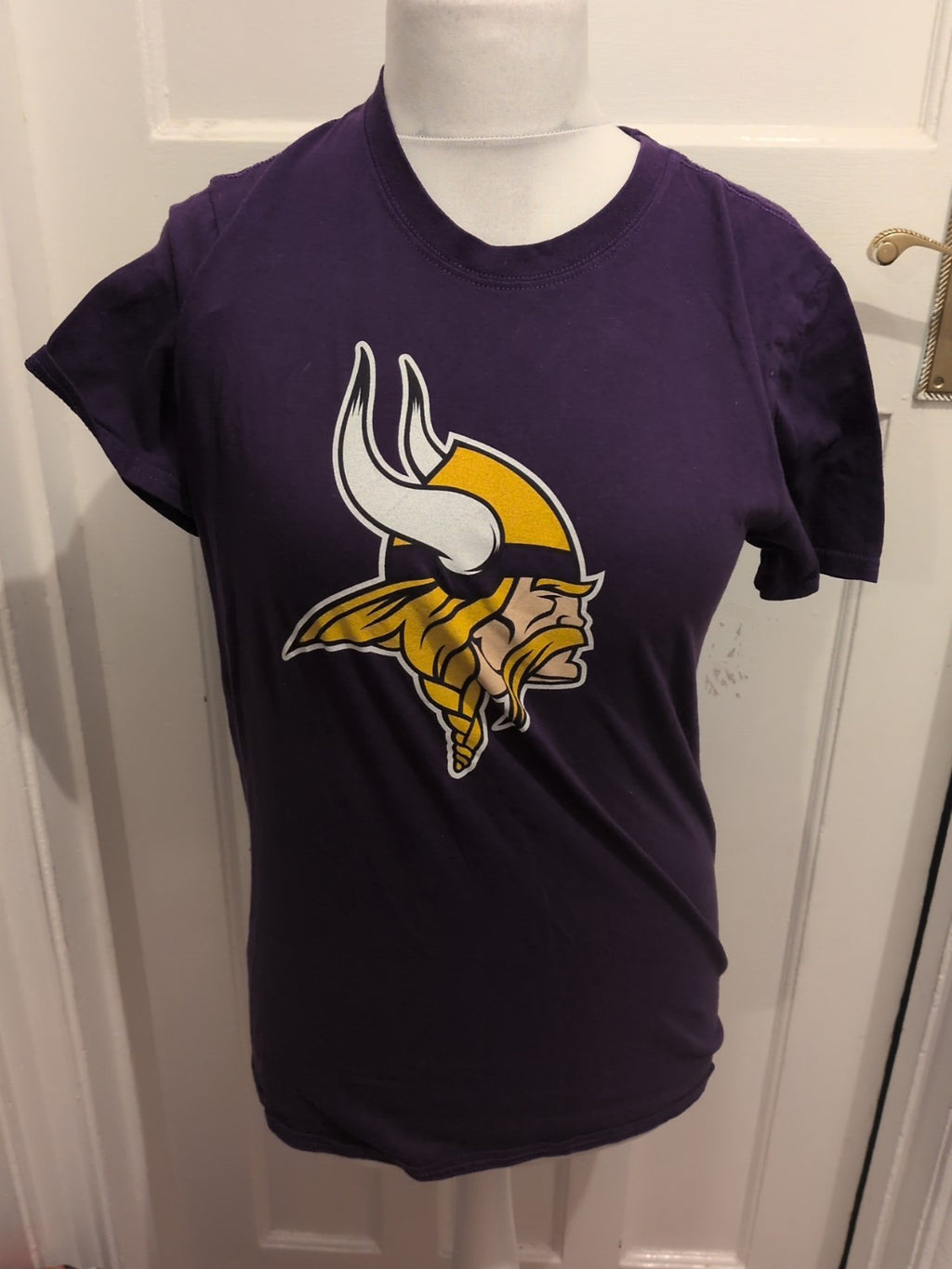 Mens NFL Size M Purple Print Short Sleeve T-shirt