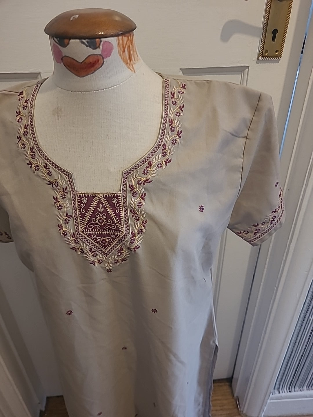 Ladies Size XL Light Brown Short Sleeved Nightwear