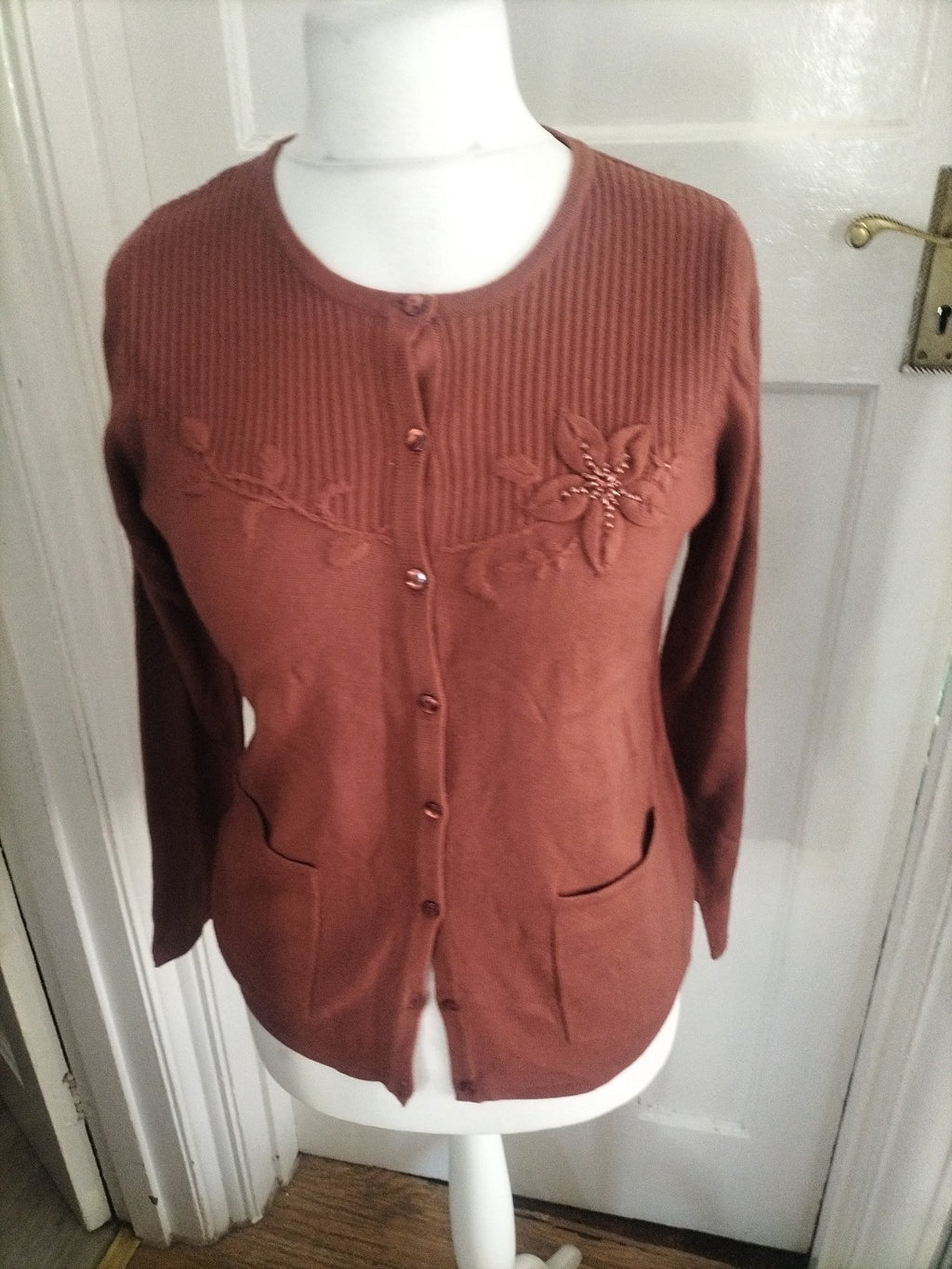 Ladies Annabelle Size M Purple Buttoned Floral Cardigan