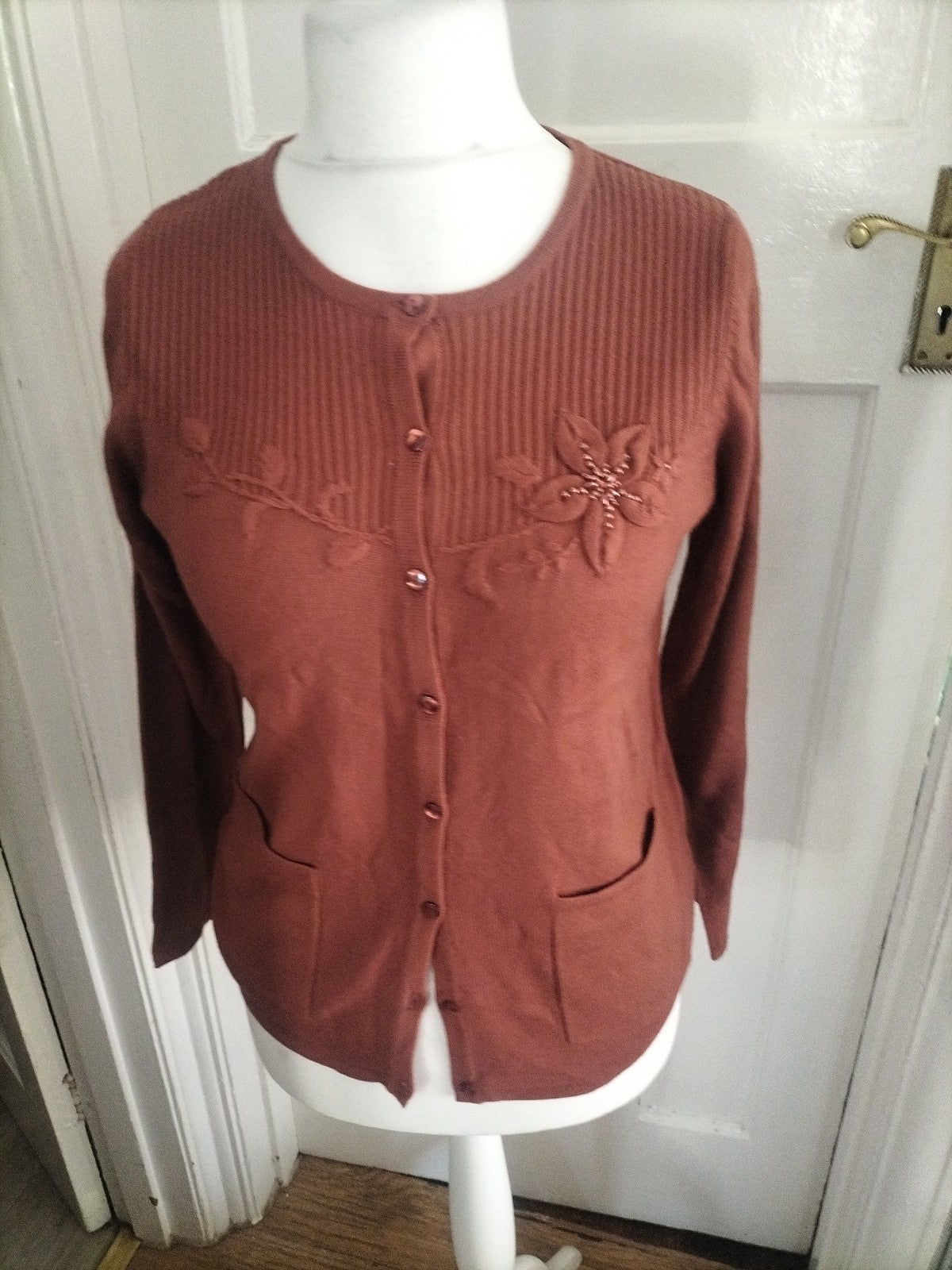 Ladies Annabelle Size M Purple Buttoned Floral Cardigan