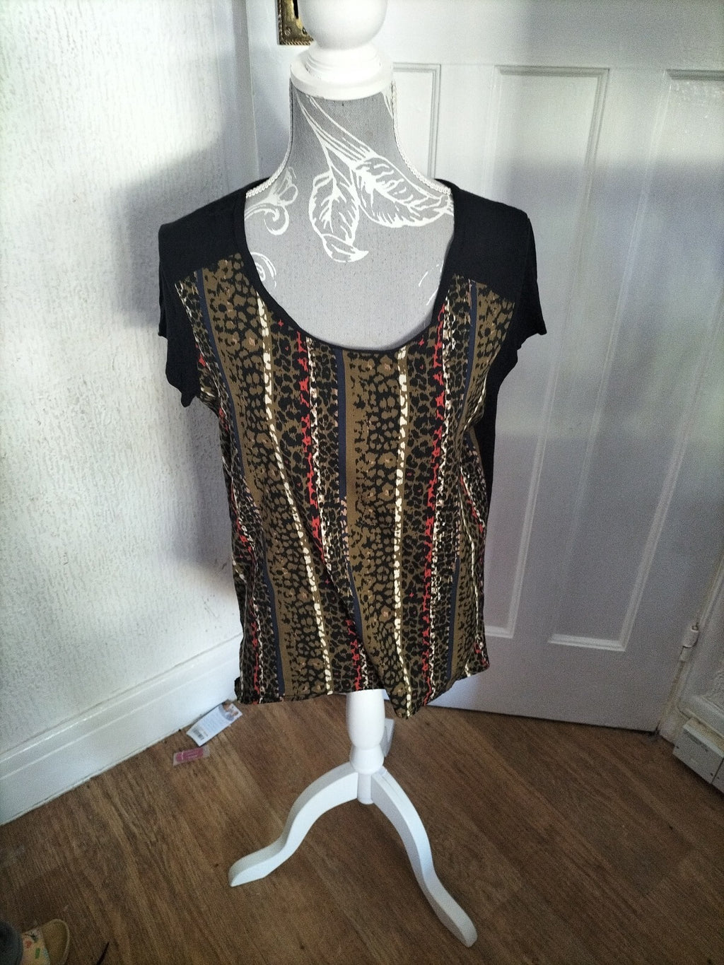 Ladies Limited Size 14 Black Short Sleeved Blouse