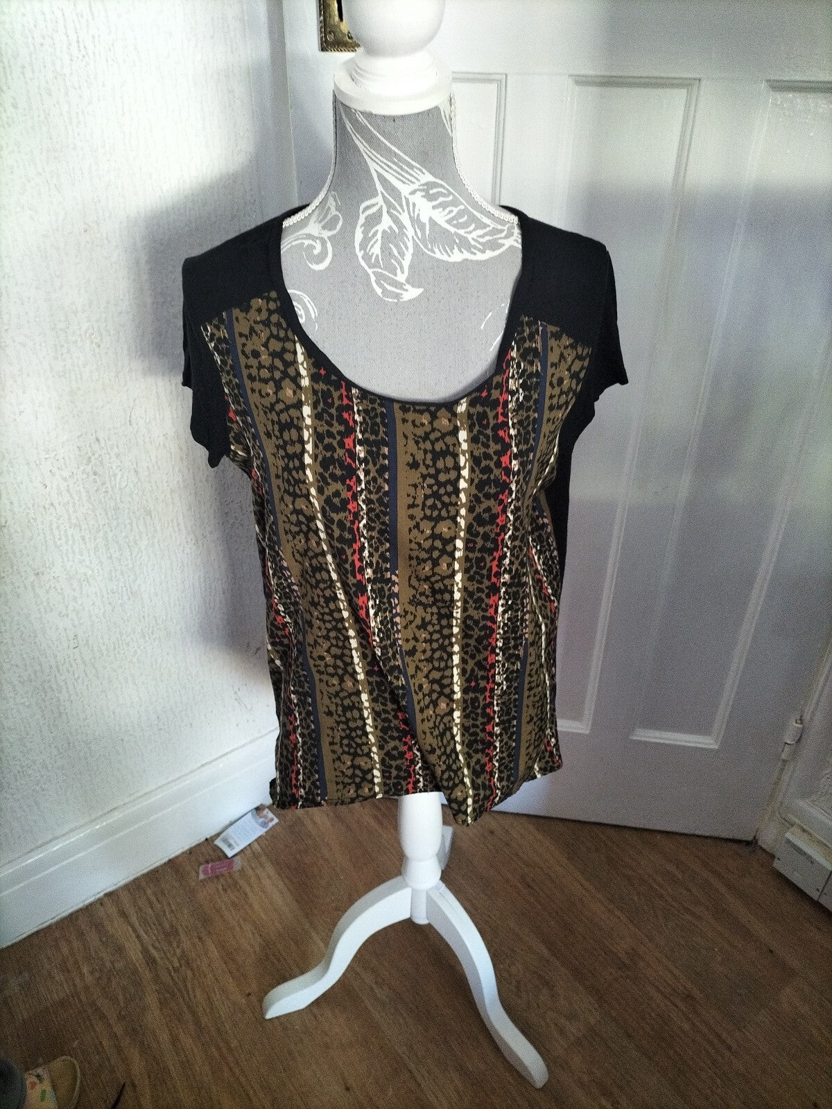 Ladies Limited Size 14 Black Short Sleeved Blouse