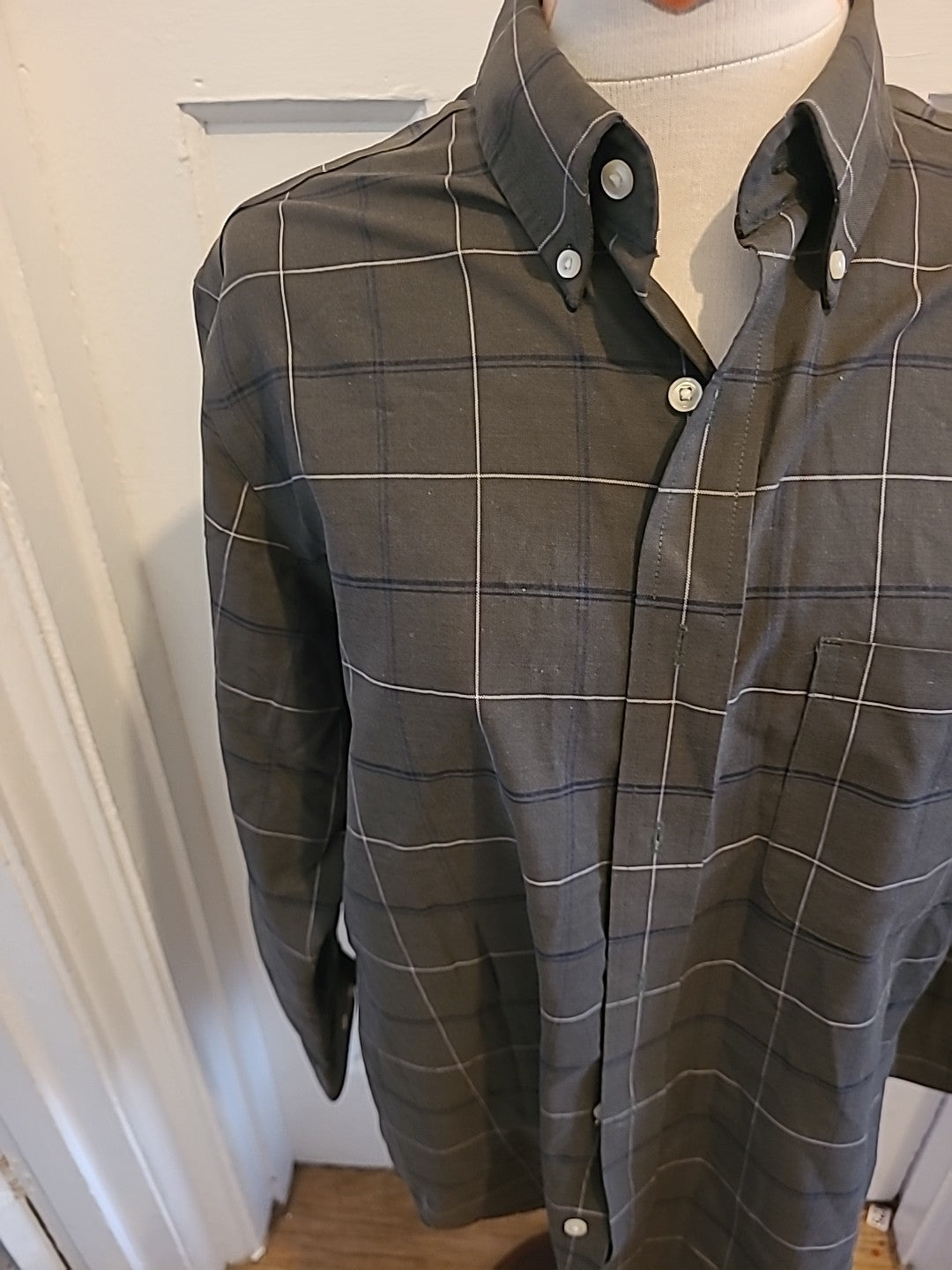 Mens St Johns Bay Size Medium Green Check Long Sleeved Shirt