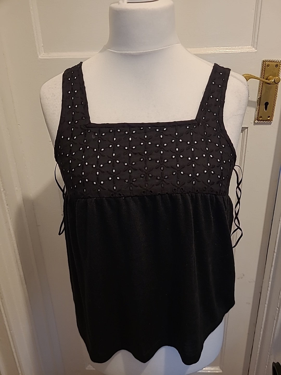 Brand New Ladies Peacocks Size 10 Black Sleeveless Top