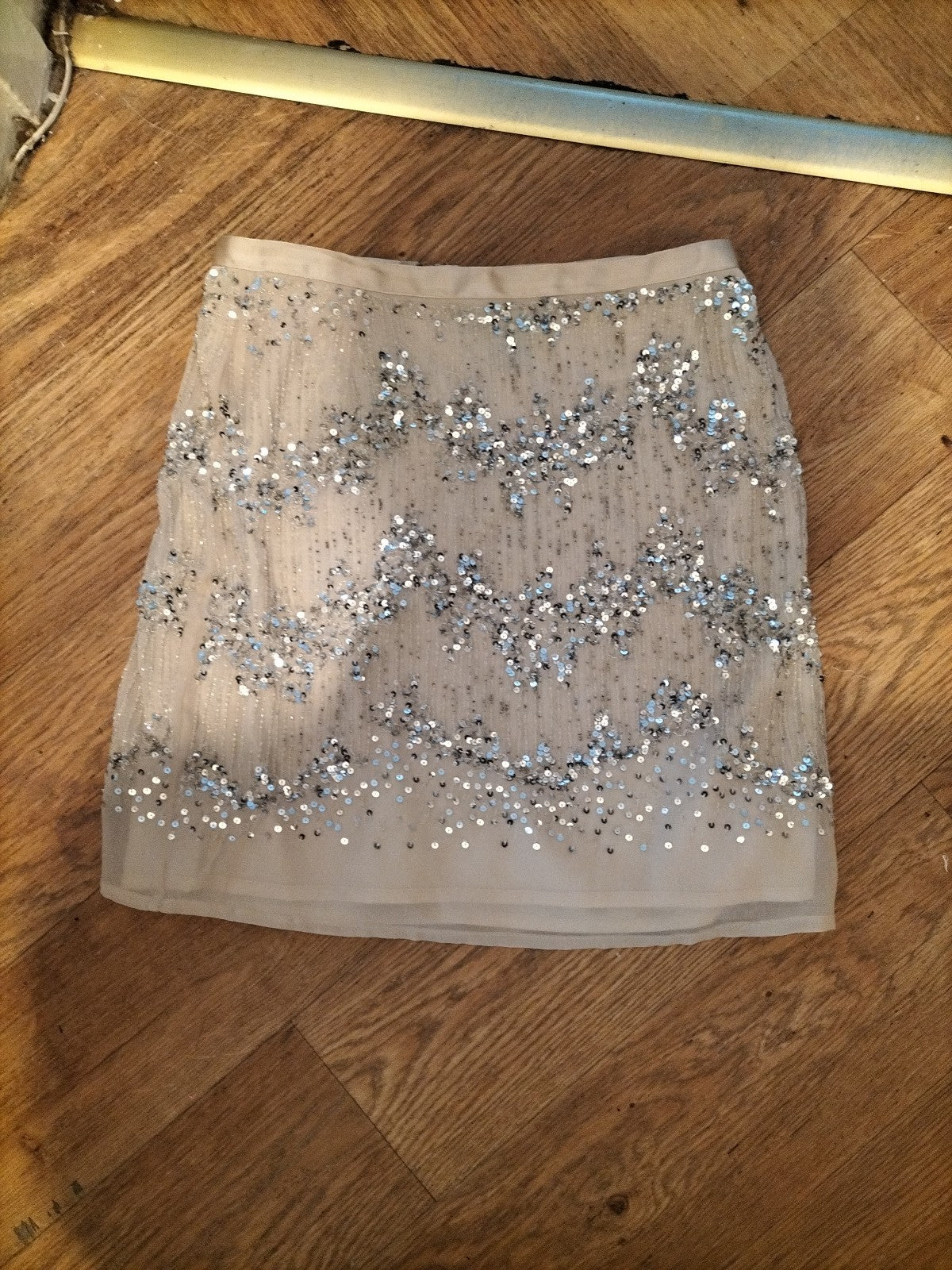 Ladies H&M Size 6 Beige Sequin Skirt