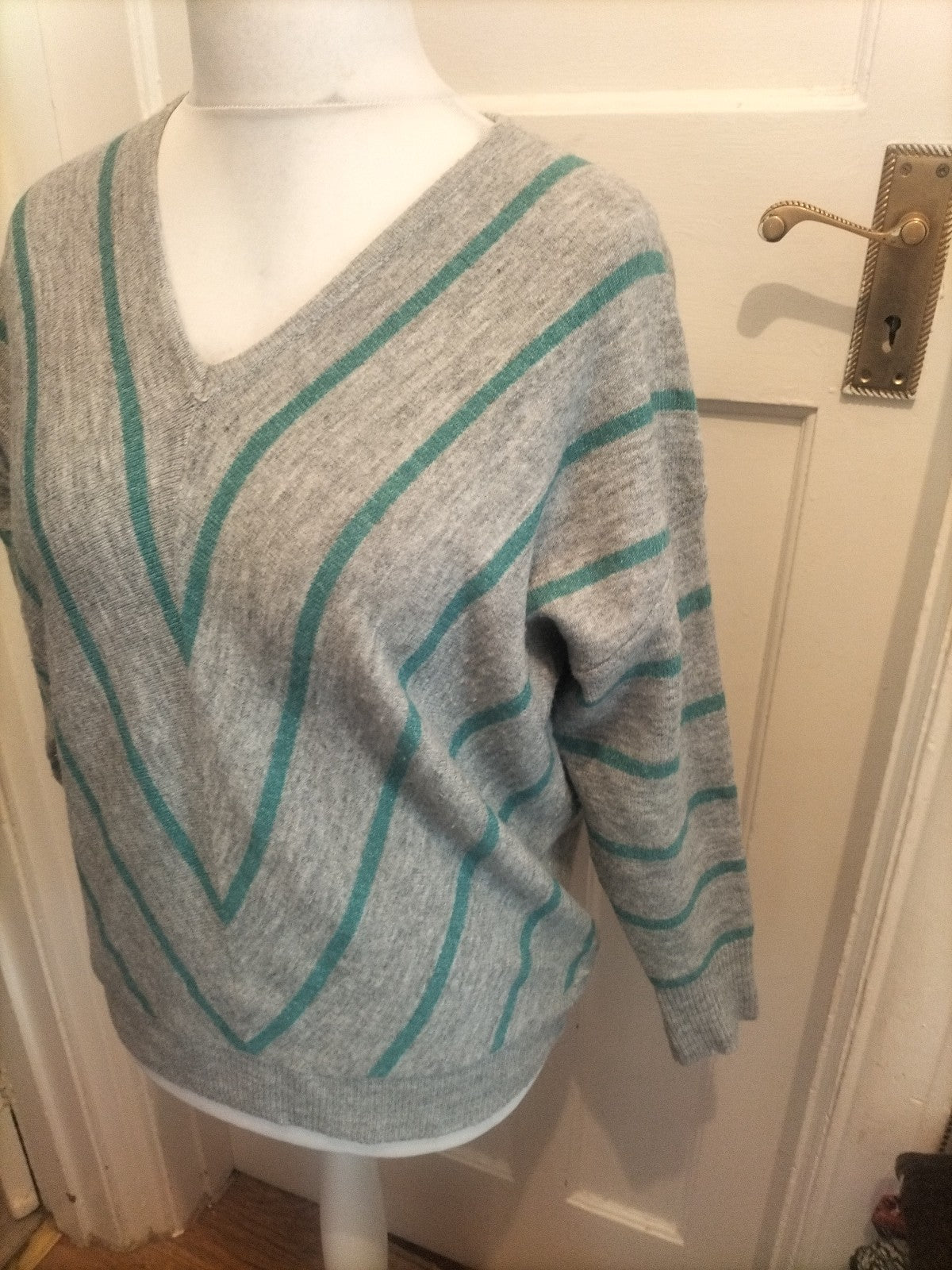 Ladies Bonmarche Size 12 Grey And Turquoise V Neck Jumper