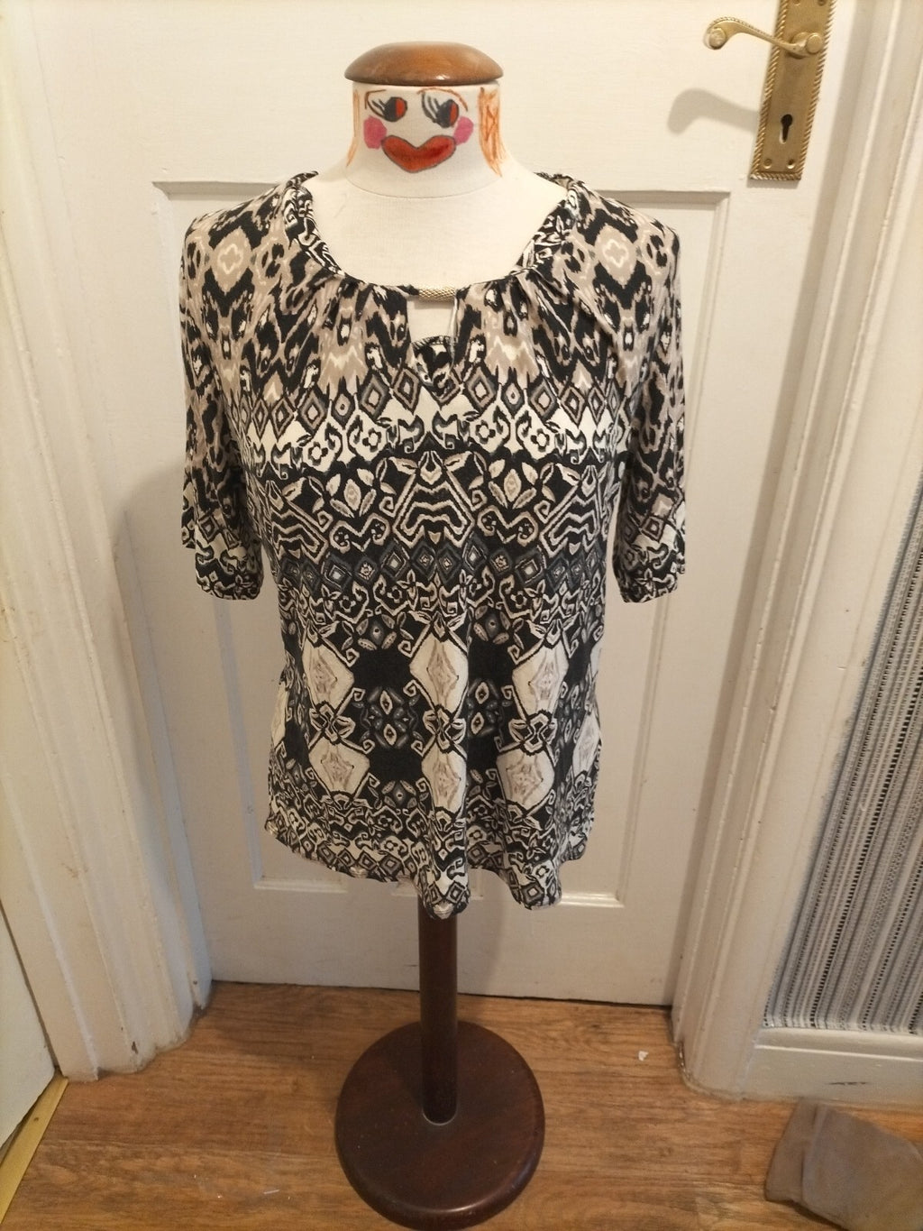 Ladies Unbranded 12 Black Beige Aztec 3/4 Sleeve Blouse